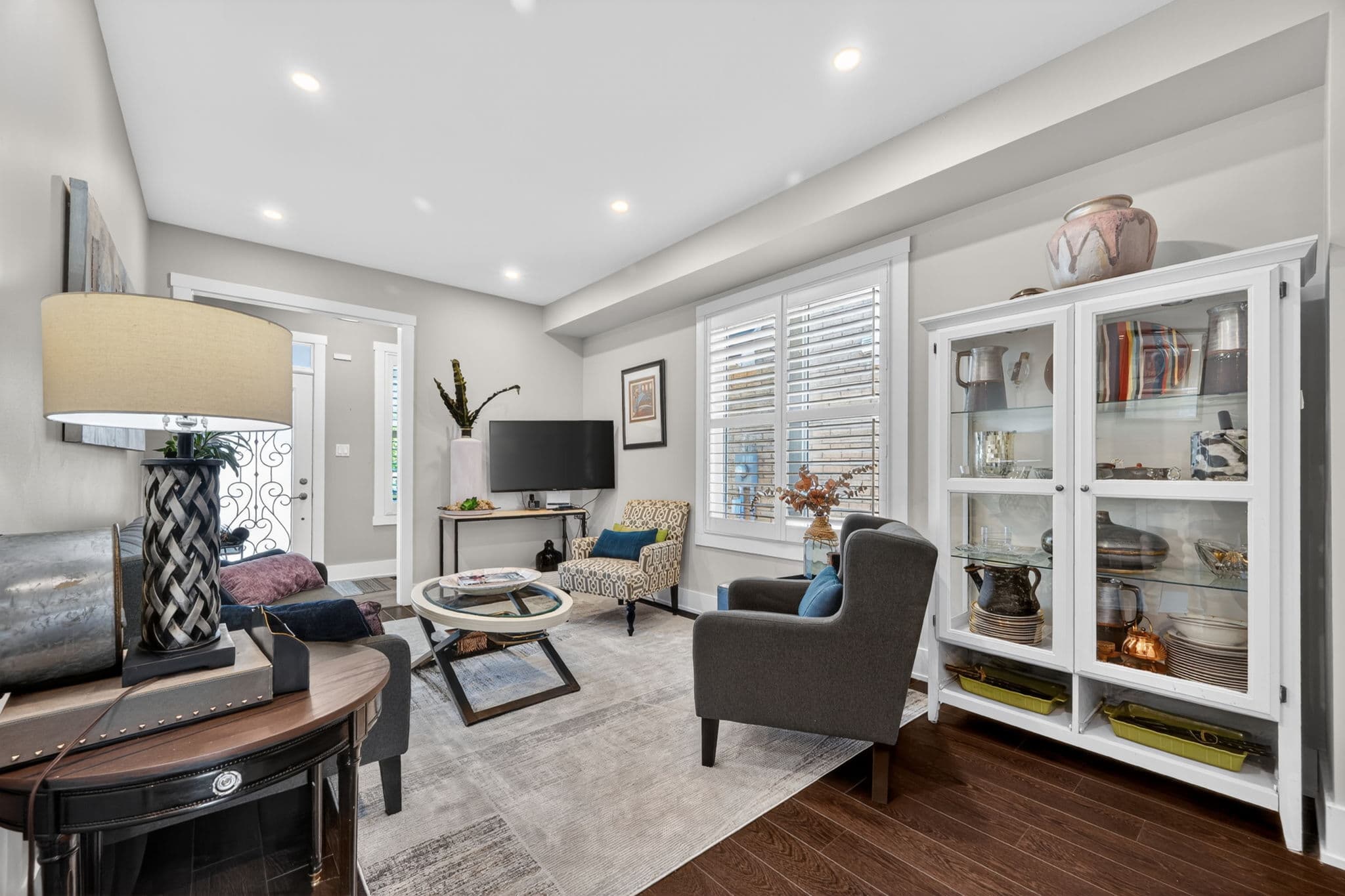 2 Bettina Pl Whitby, ON L1R 0E8
