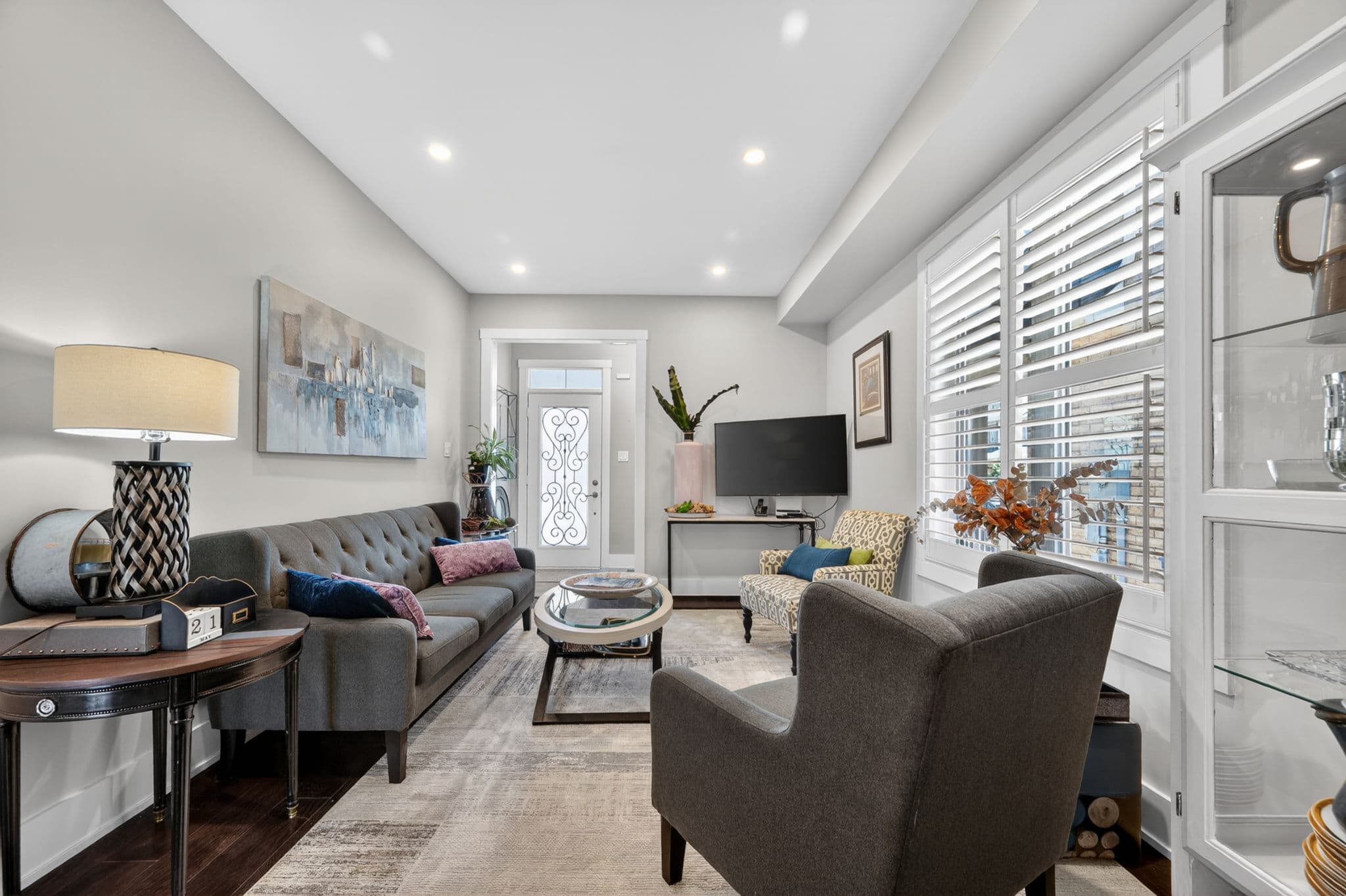 2 Bettina Pl Whitby, ON L1R 0E8