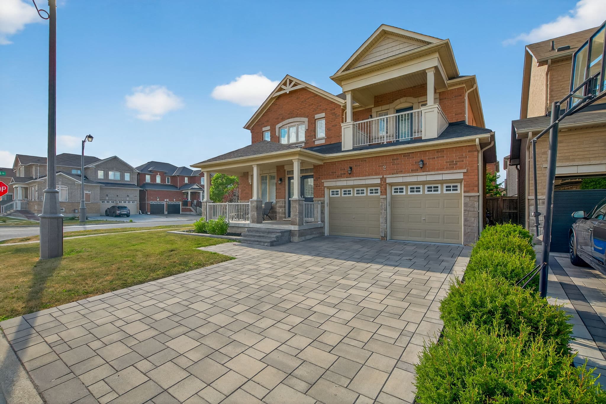 2 Farmhouse Crescent Richmond Hill, ON L4E 0J9