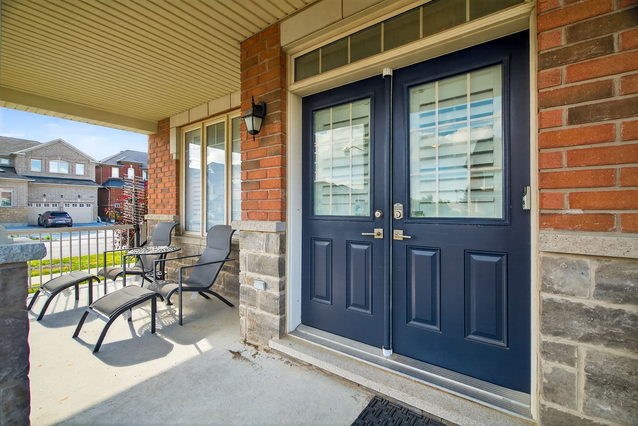 2 Farmhouse Crescent Richmond Hill, ON L4E 0J9