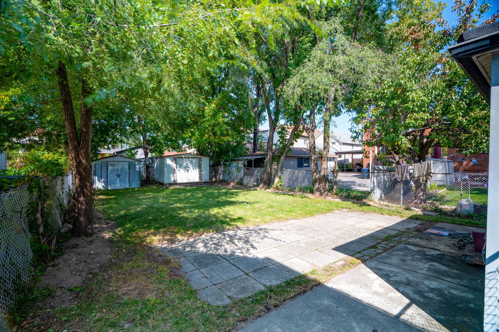2 Goldwin Ave Toronto, ON M6M 2C4