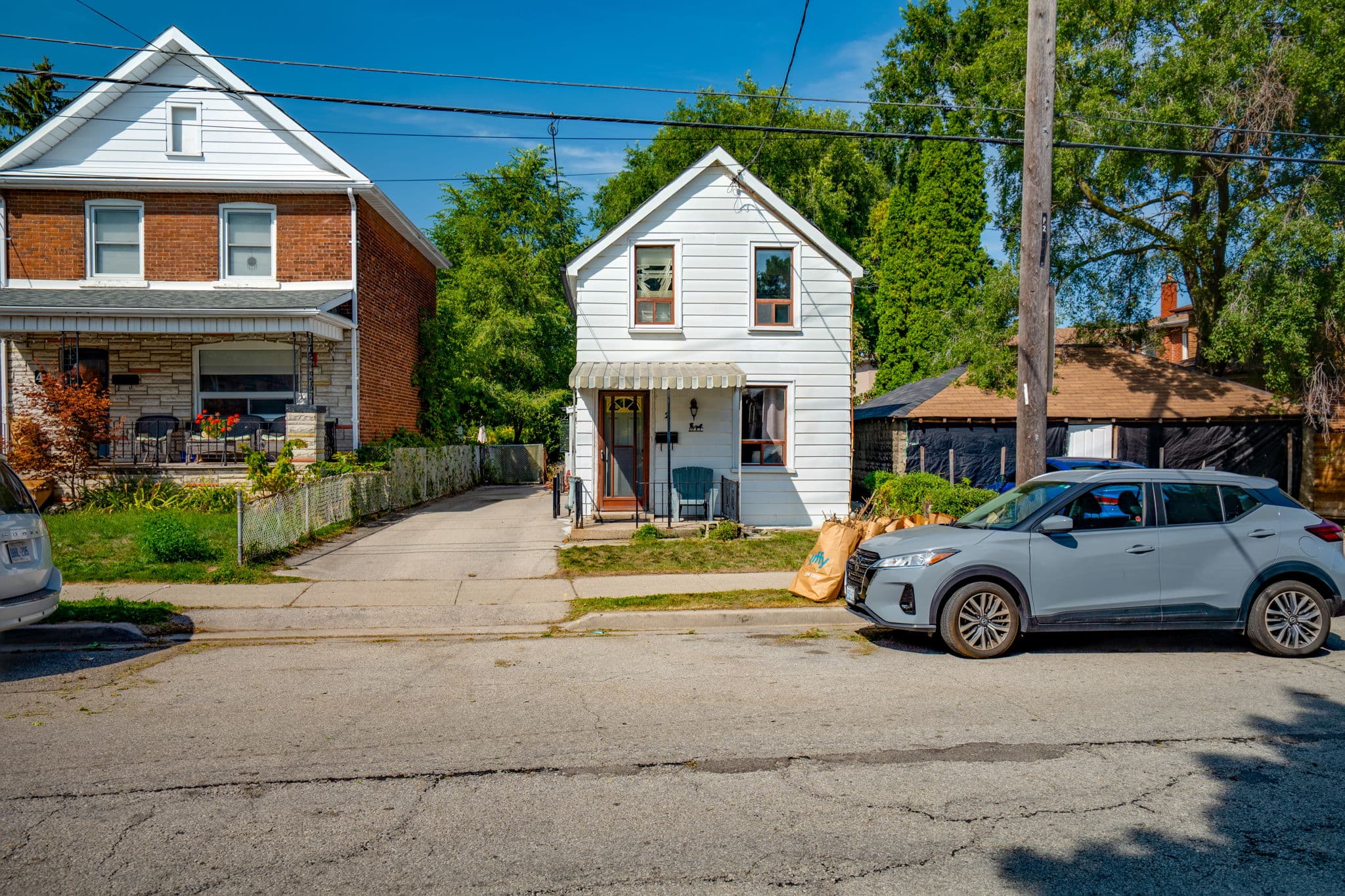 2 Goldwin Ave Toronto, ON M6M 2C4