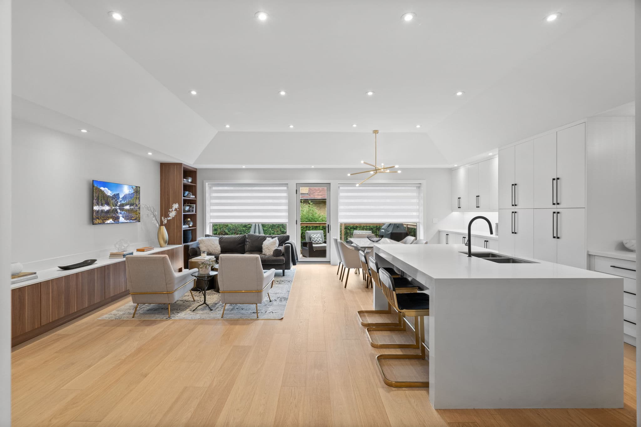 2 Josephine Rd Toronto, ON M3H 3G3