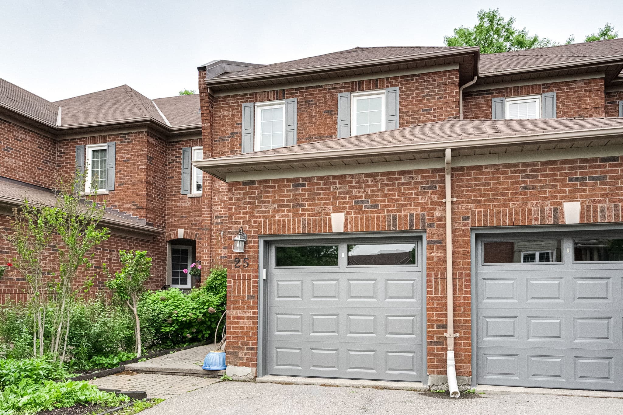 2 Mary Gapper Crescent Unit 25 Richmond Hill, ON L4C 0J4