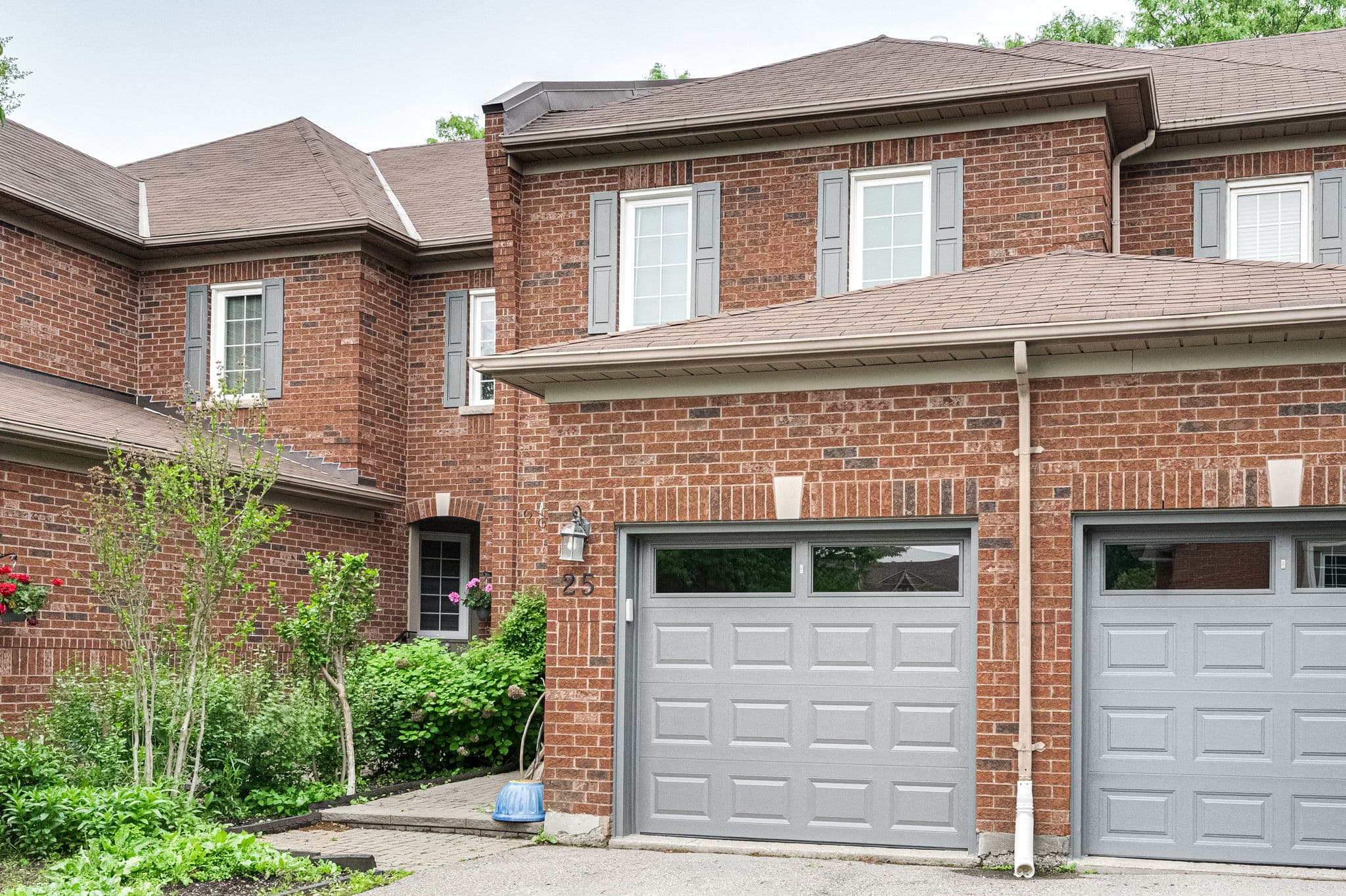 2 Mary Gapper Crescent Unit 25 Richmond Hill, ON L4C 0J4