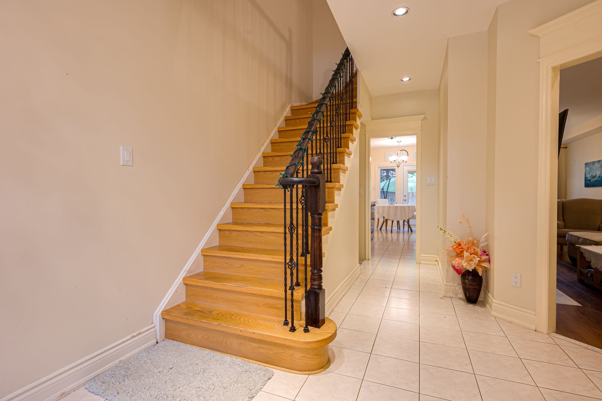 2 Mary Gapper Crescent Unit 25 Richmond Hill, ON L4C 0J4