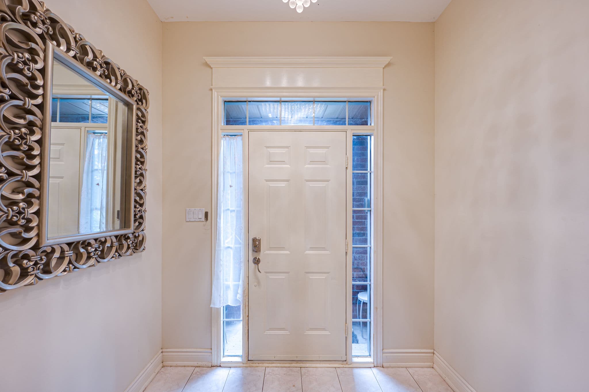 2 Mary Gapper Crescent Unit 25 Richmond Hill, ON L4C 0J4