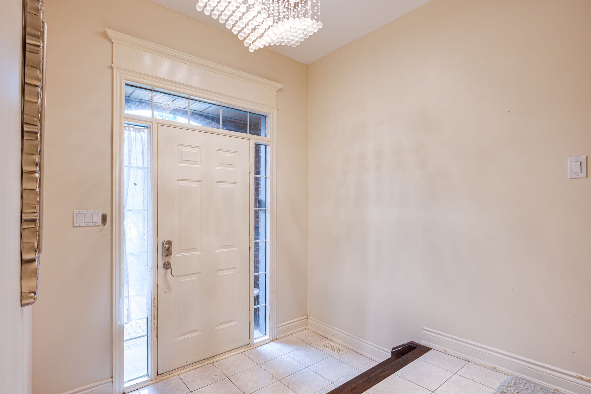 2 Mary Gapper Crescent Unit 25 Richmond Hill, ON L4C 0J4