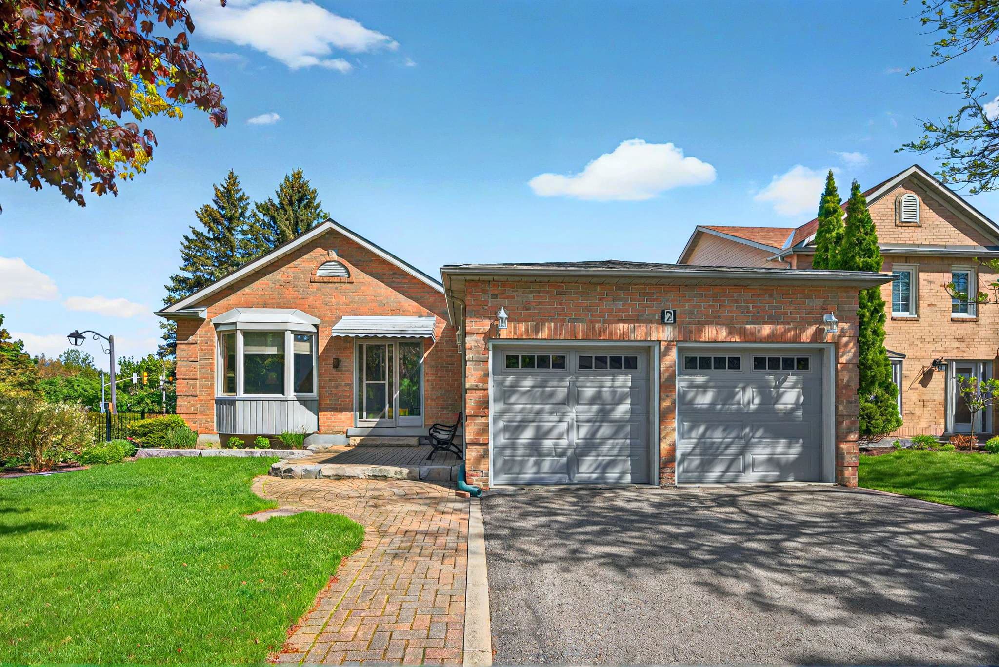 2 Milgate Pl Aurora, ON L4G 5R2