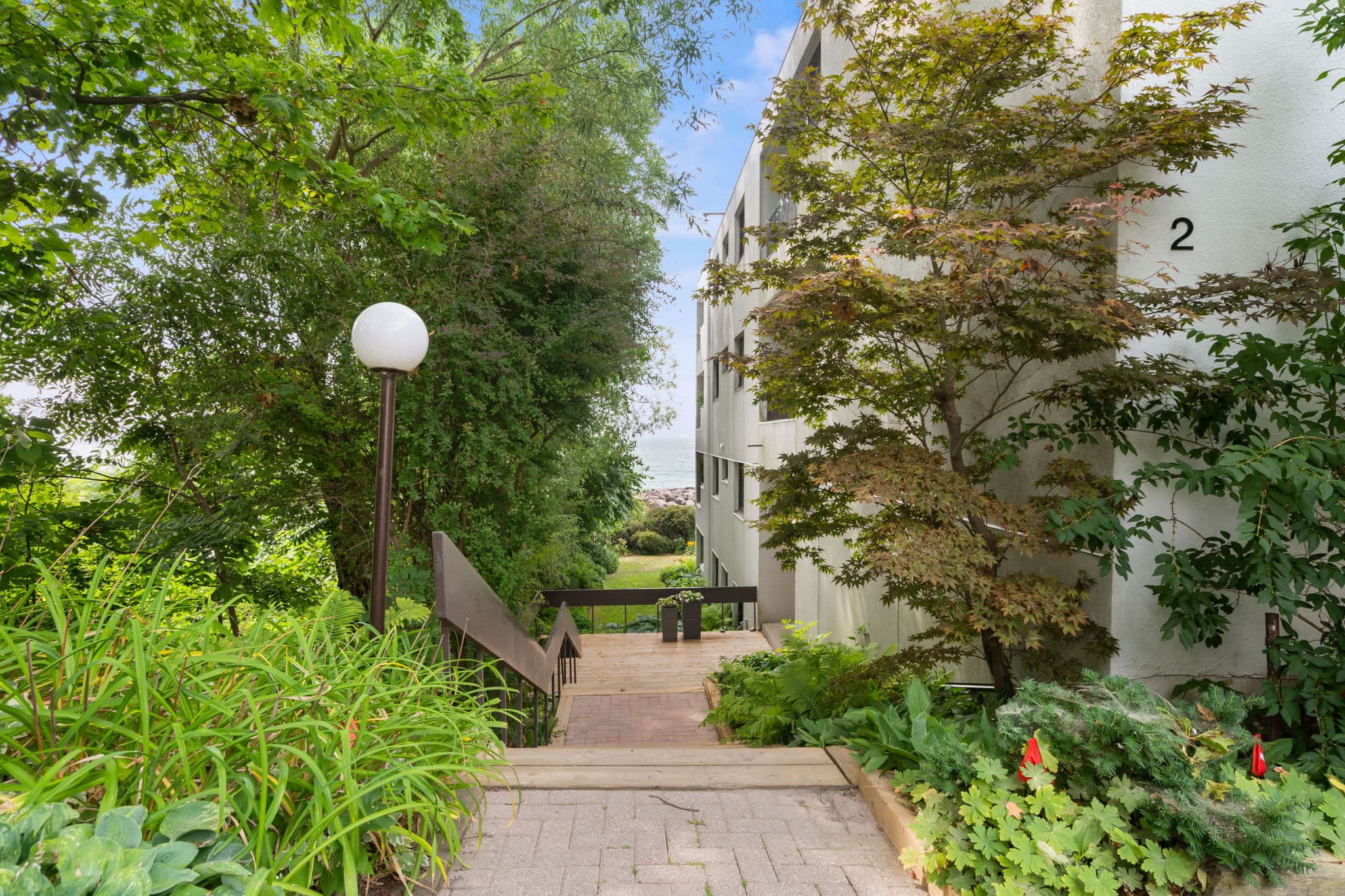 2 Nursewood Rd Unit 6 Toronto, ON M4E 3R8