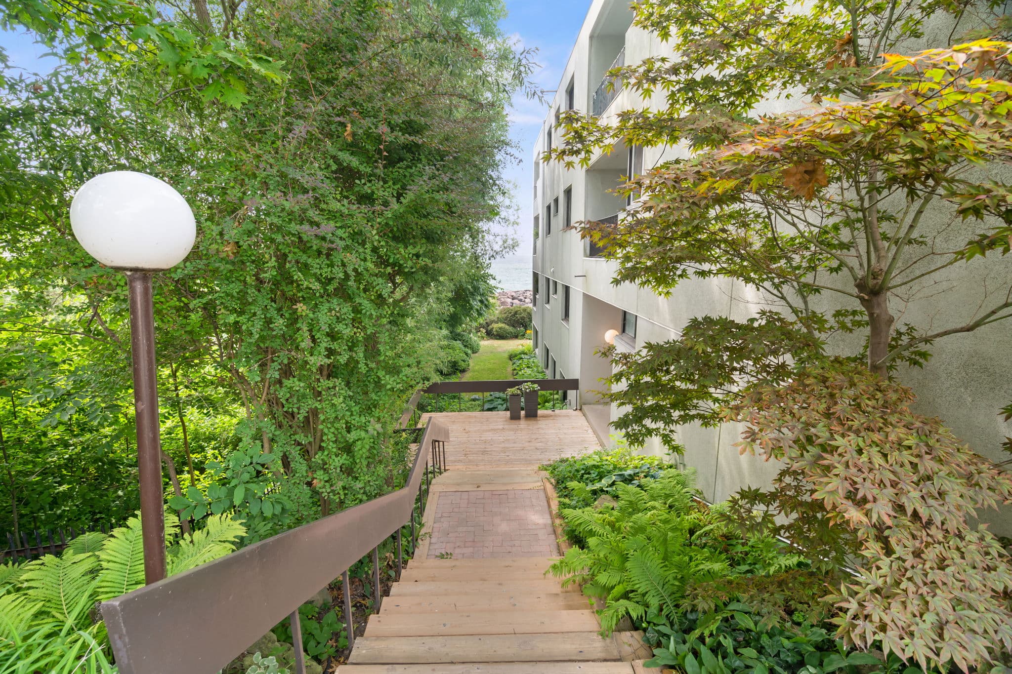 2 Nursewood Rd Unit 6 Toronto, ON M4E 3R8
