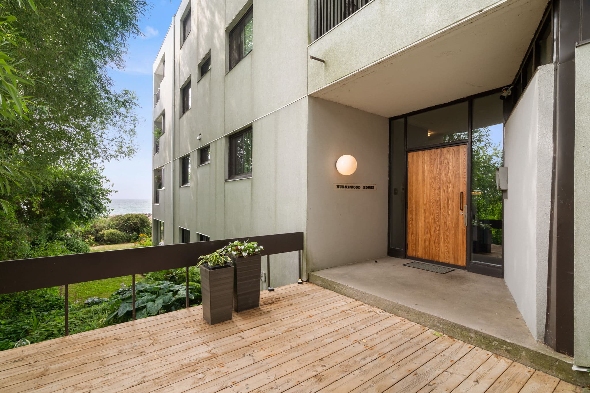 2 Nursewood Rd Unit 6 Toronto, ON M4E 3R8