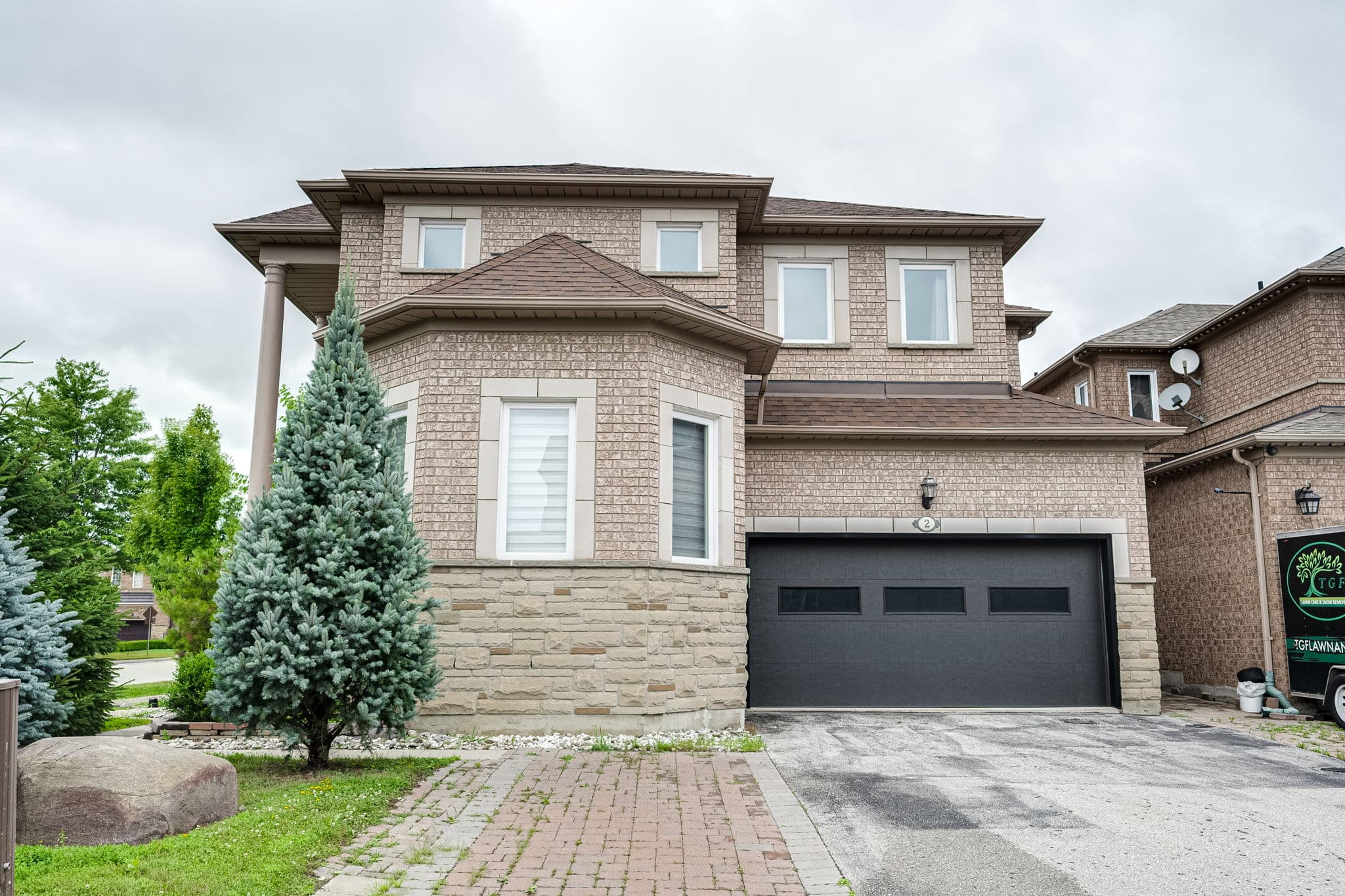 2 Reindeer Crescent Vaughan, ON L4H 2E9