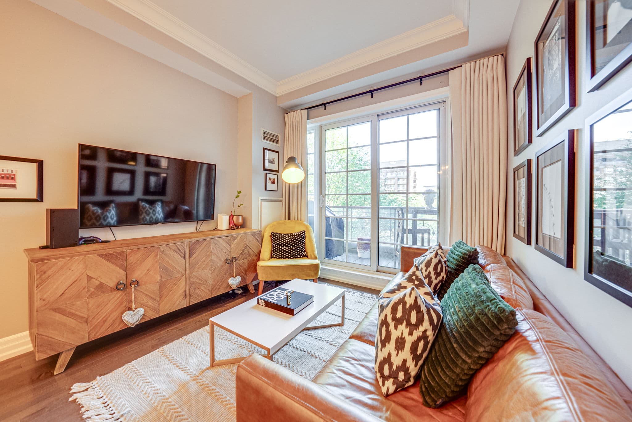 20 Burkebrook Pl 305 Toronto, ON M4G 0A1