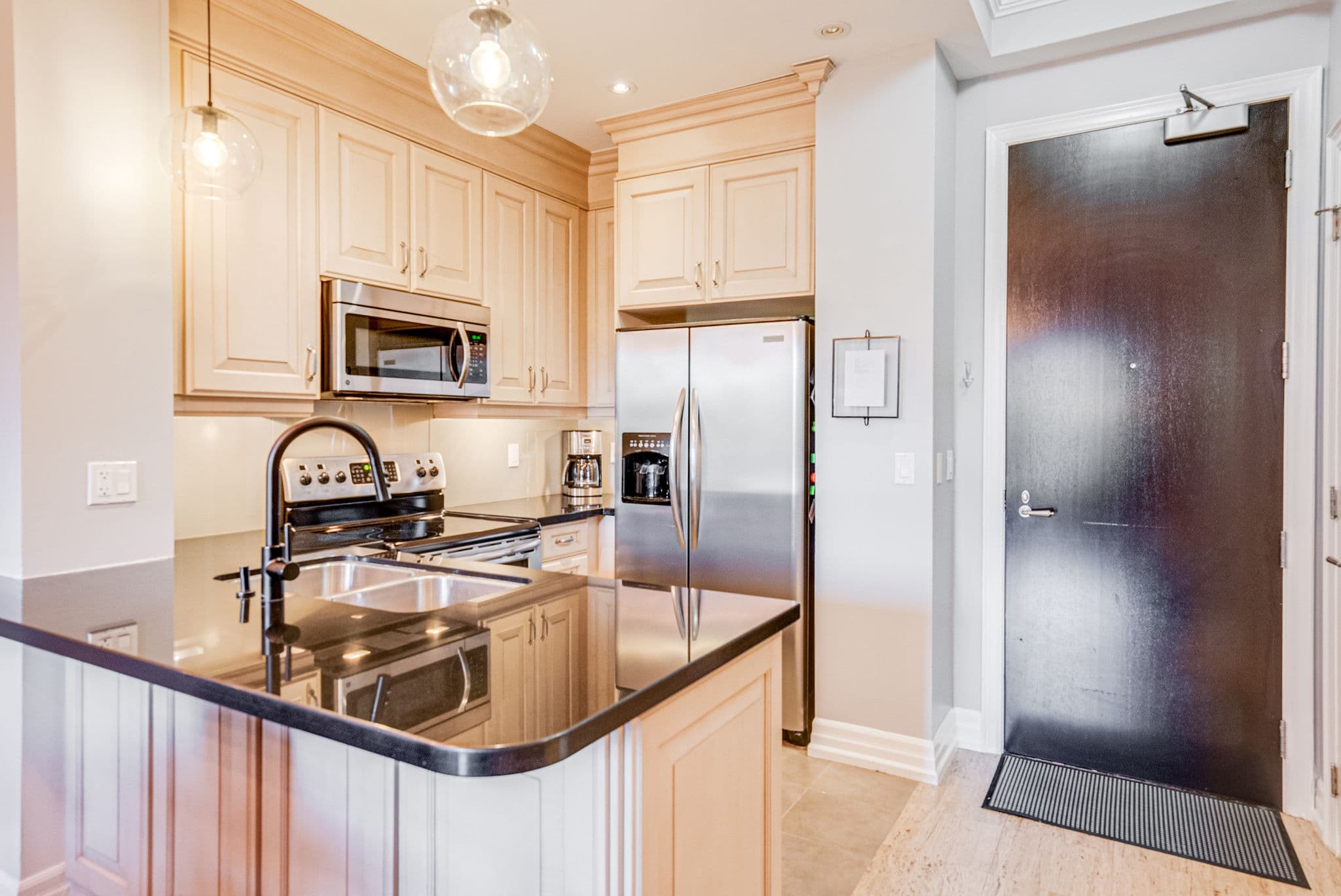20 Burkebrook Pl 305 Toronto, ON M4G 0A1