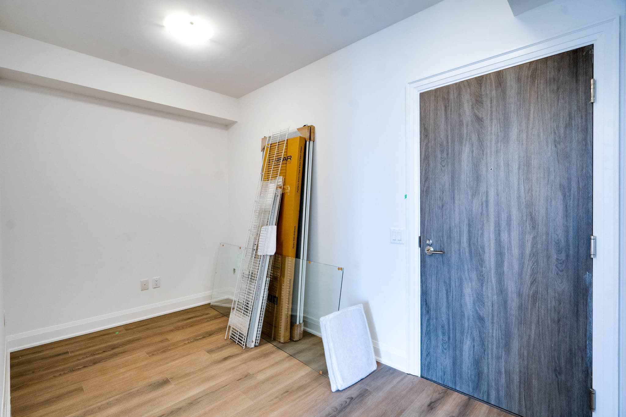 20 Gatineau Dr Unit 1703 Vaughan, ON L4J 0L3