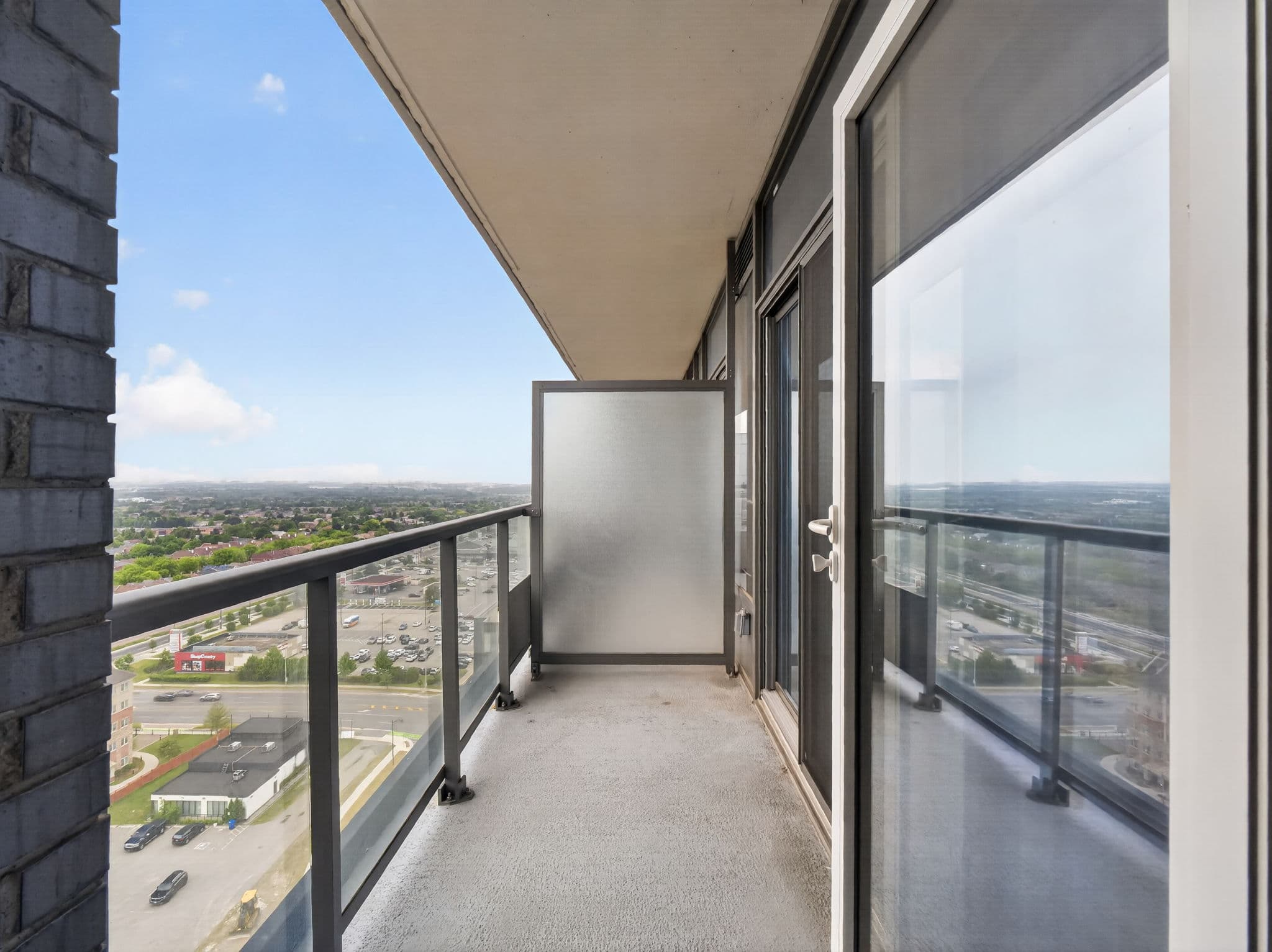 20 Gatineau Dr Vaughan, ON L4J 0L3