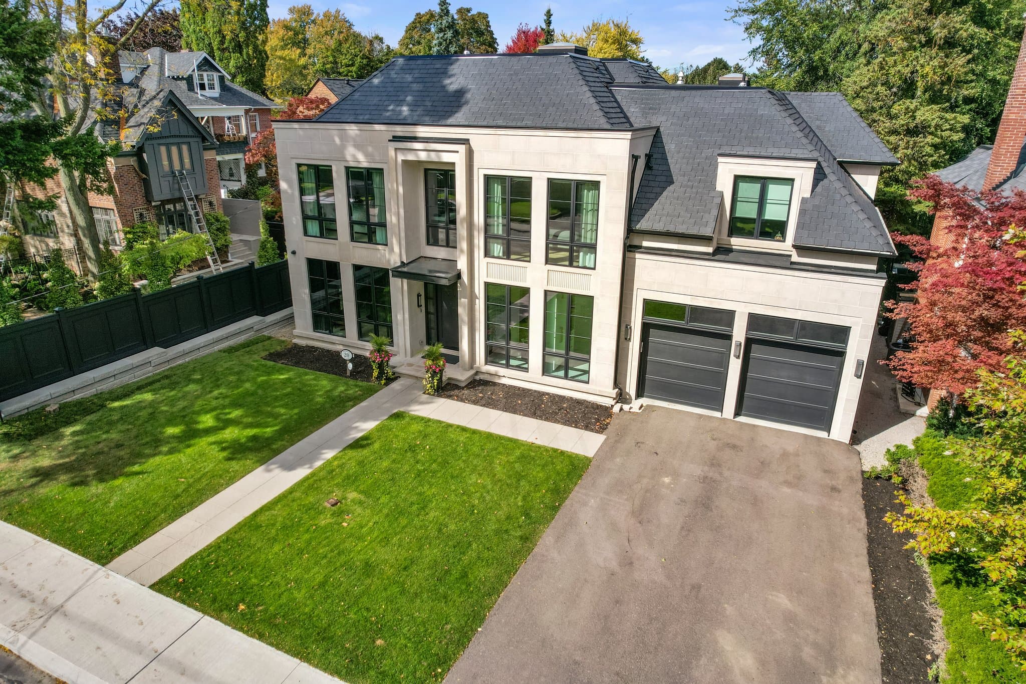 20 Rochester Ave Toronto, ON M4N 1N8