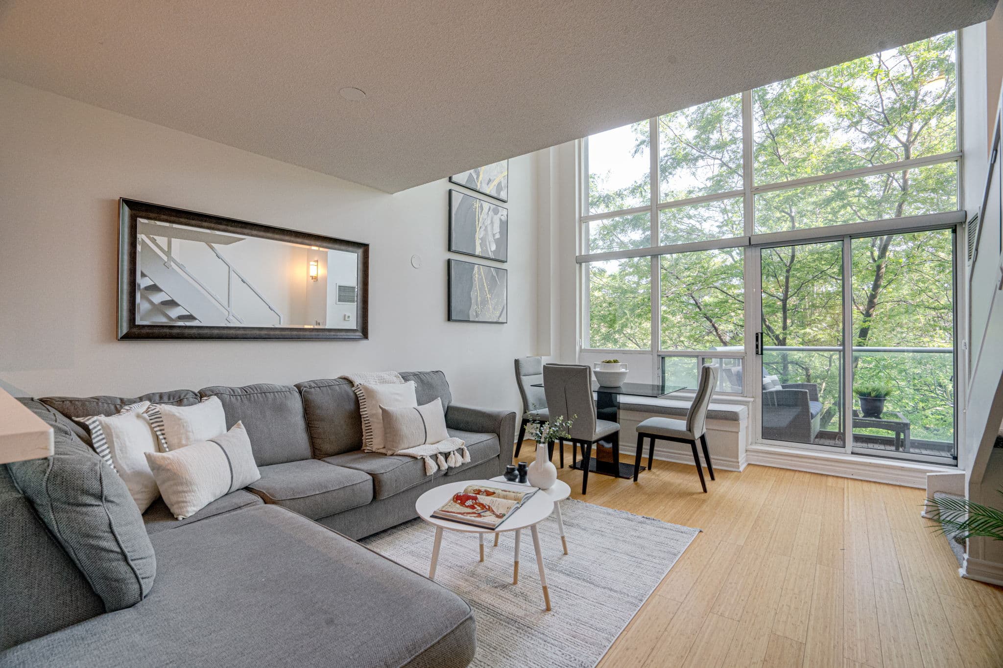 200 Manitoba St Unit 212 Toronto, ON M8Y 3Y9