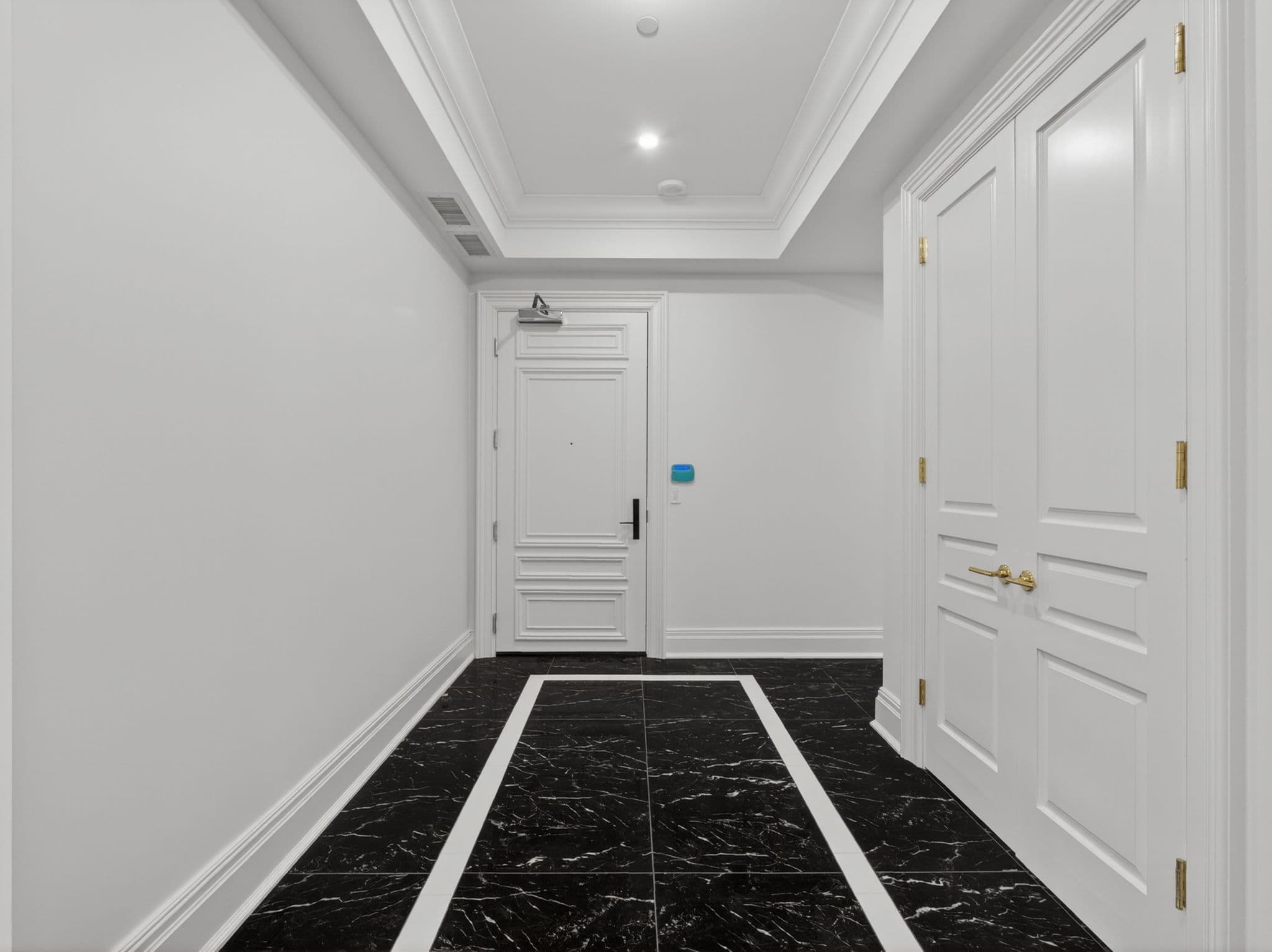 200 Russell Hill Rd Unit 304 Toronto, ON M4V 0B6