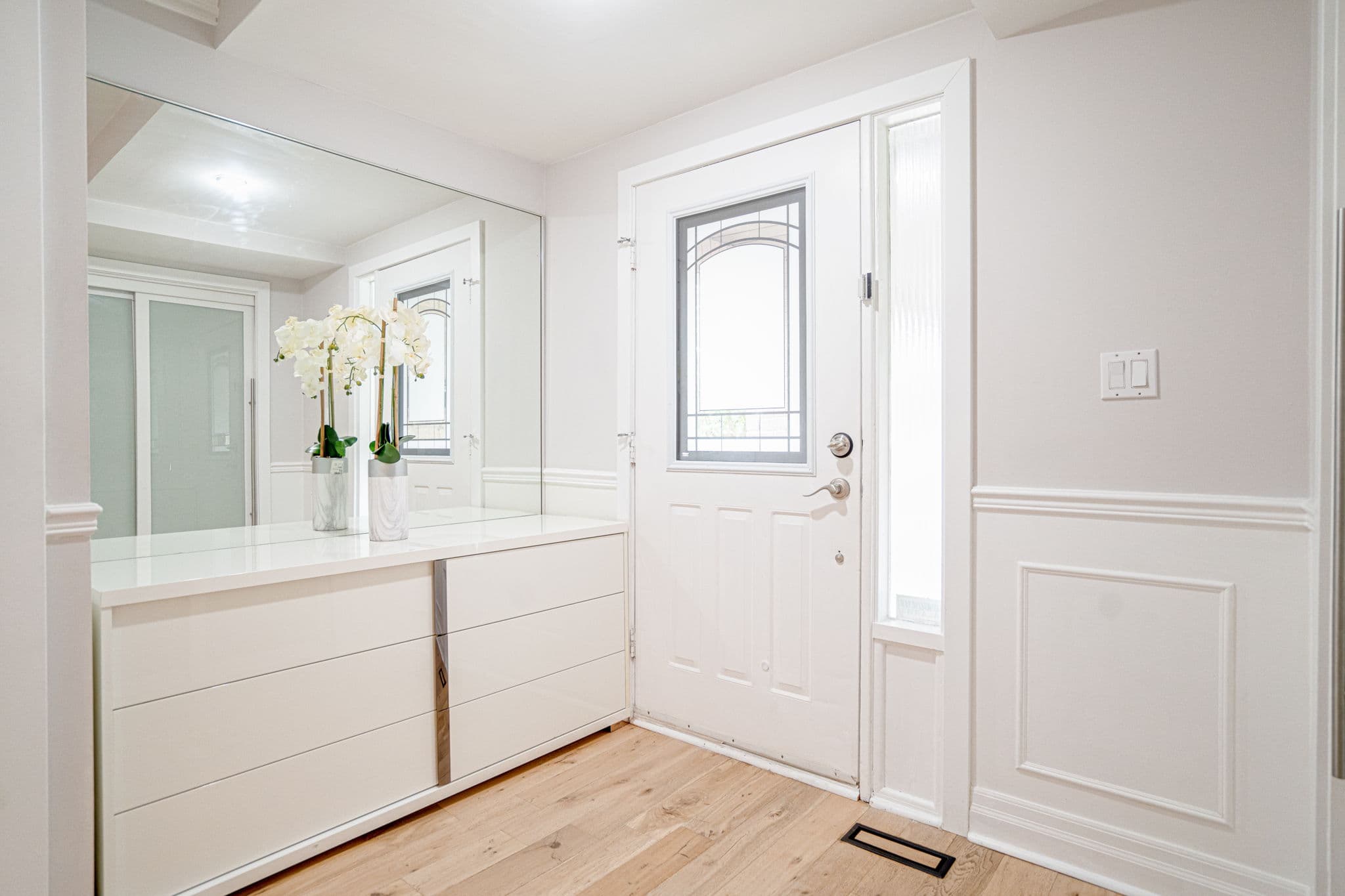 201 MCMORRAN CRES VAUGHAN, on L4J3C8