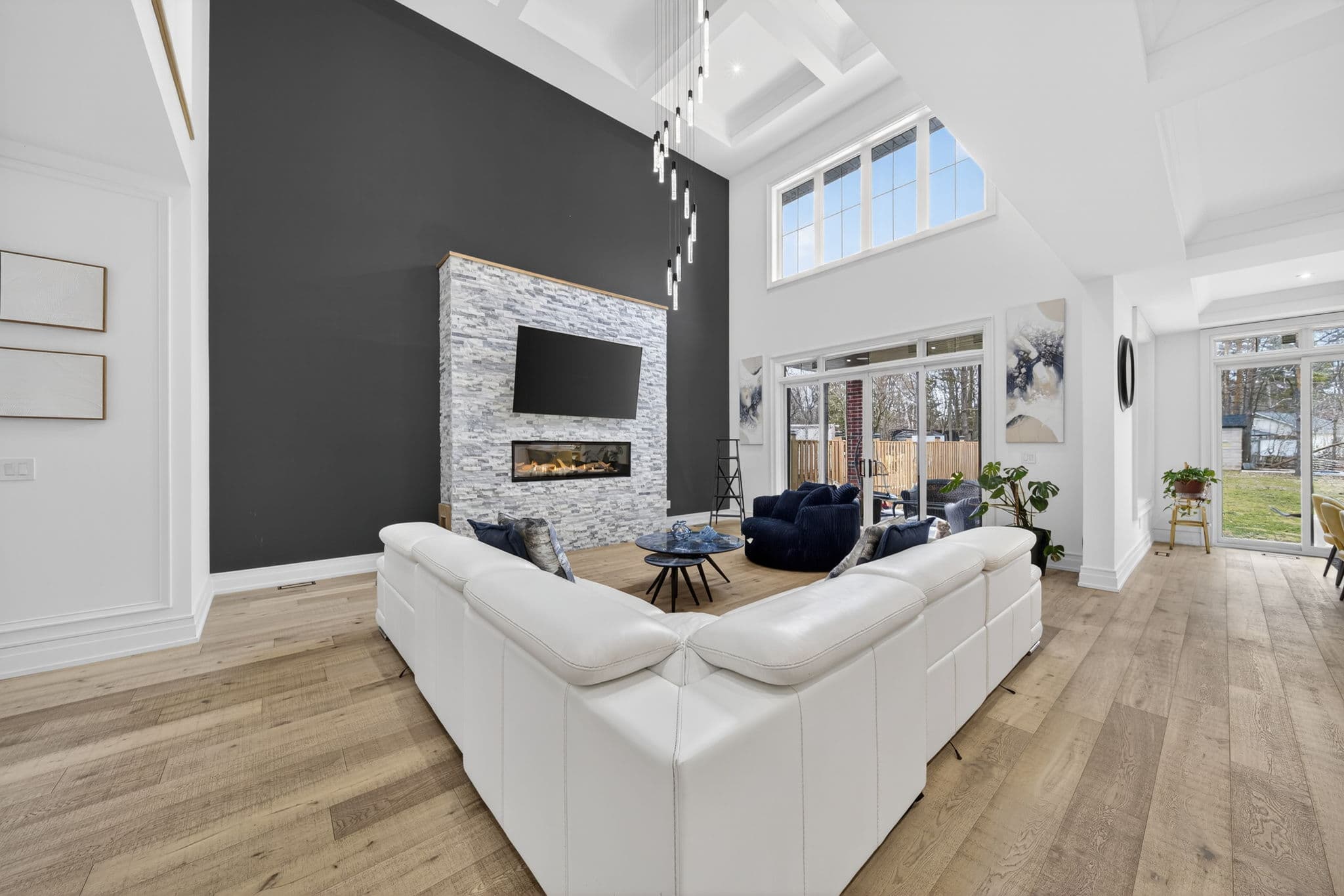 2019 Lilac Dr Innisfil, ON L9S 1Y9