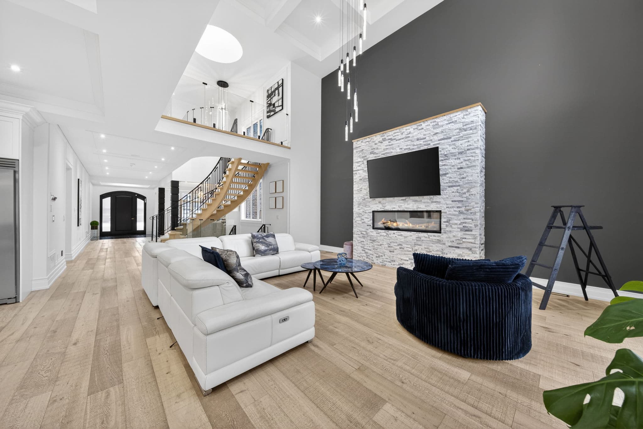 2019 Lilac Dr Innisfil, ON L9S 1Y9