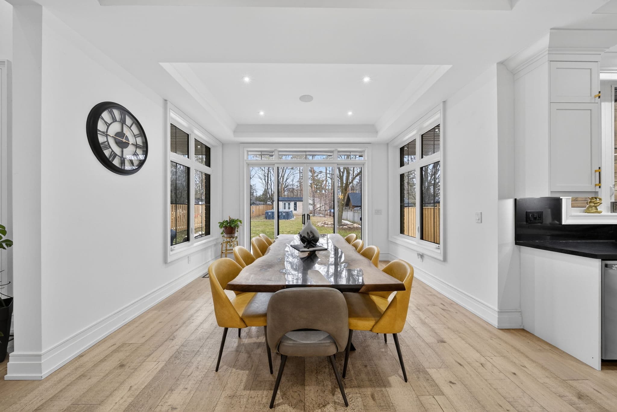 2019 Lilac Dr Innisfil, ON L9S 1Y9