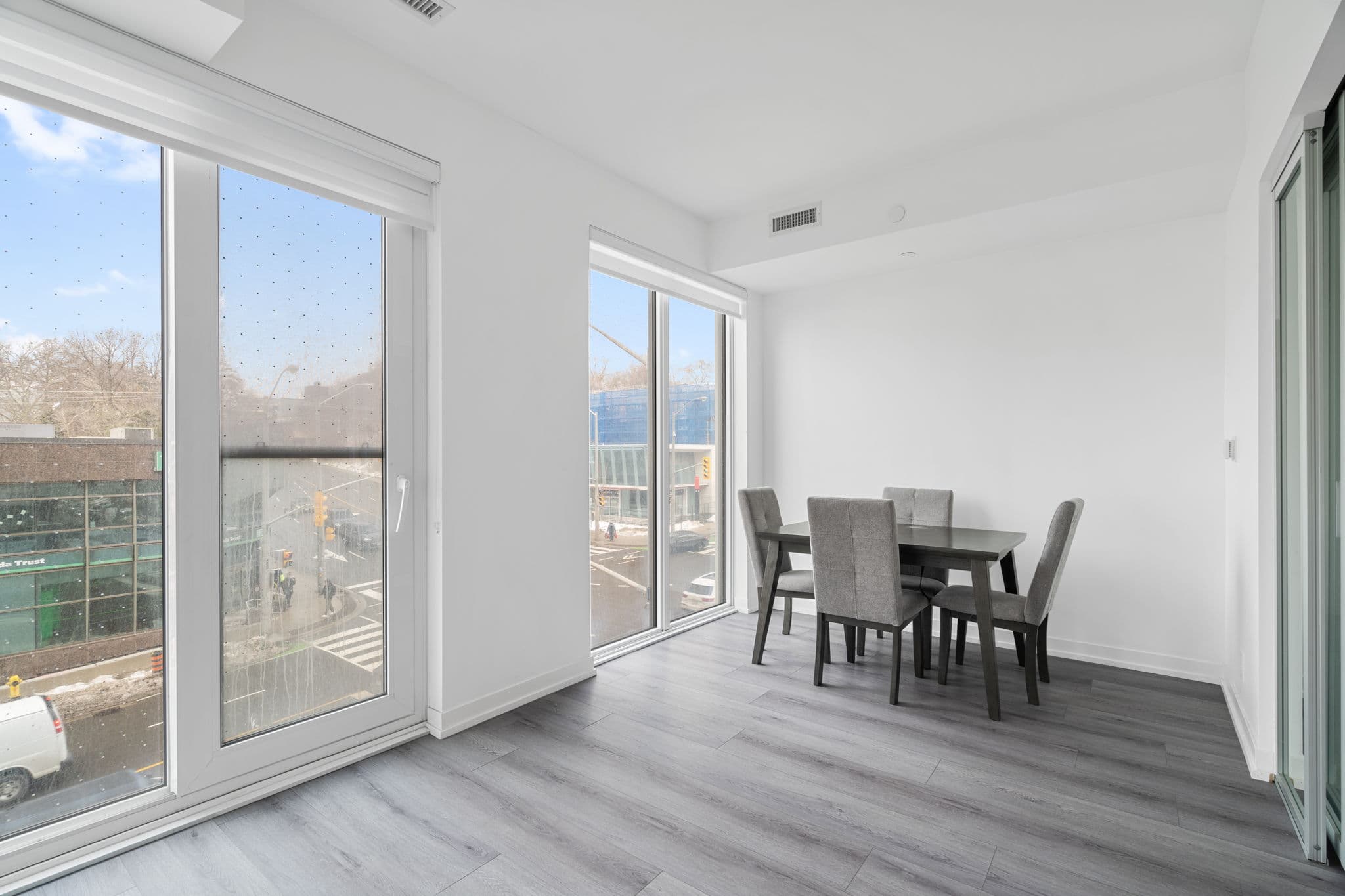 2020 Bathurst St Unit 331 Toronto, ON M5P 0A6