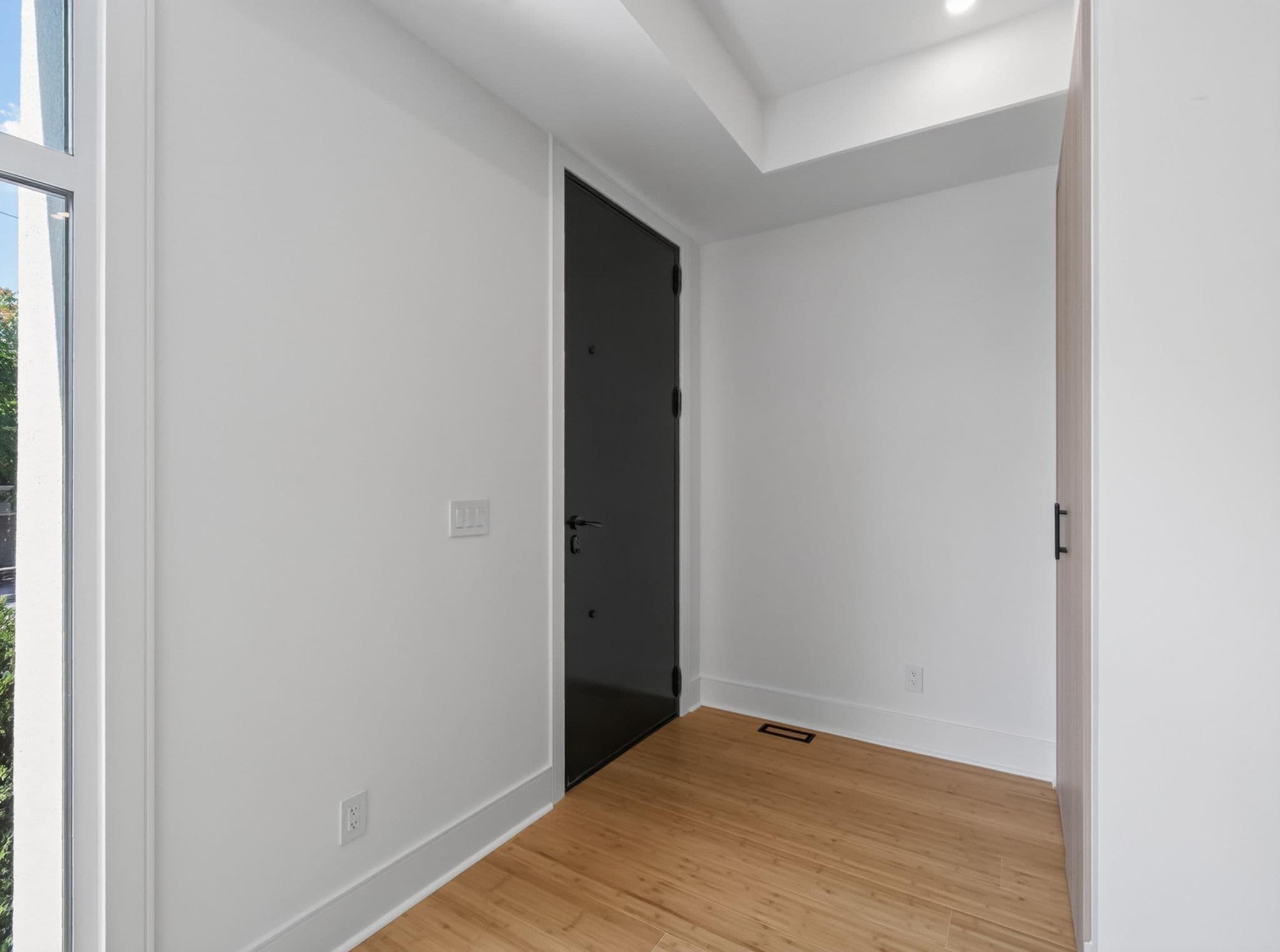 207 Robina Ave Toronto, ON M6C 3Y9