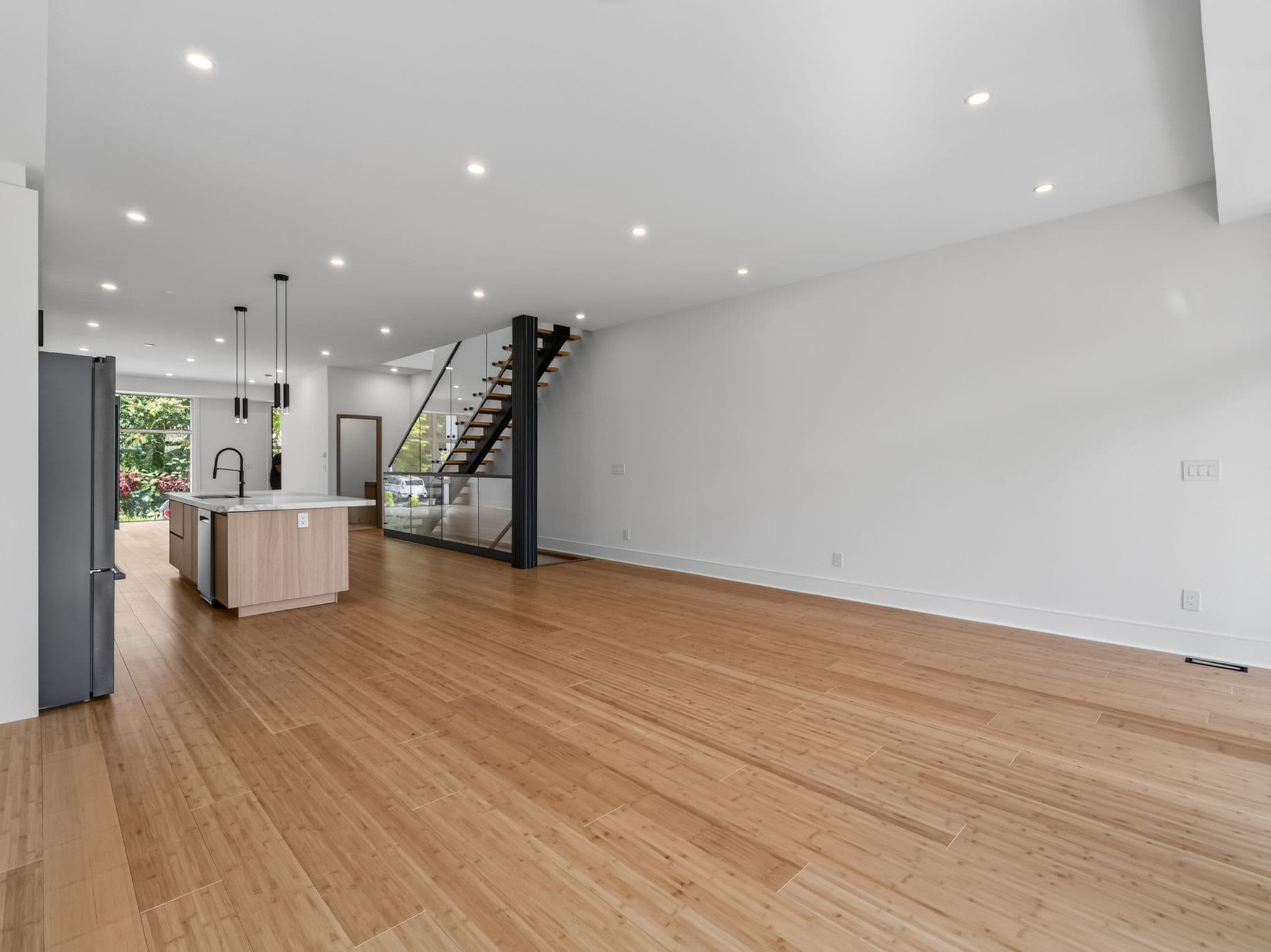 207 Robina Ave Toronto, ON M6C 3Y9