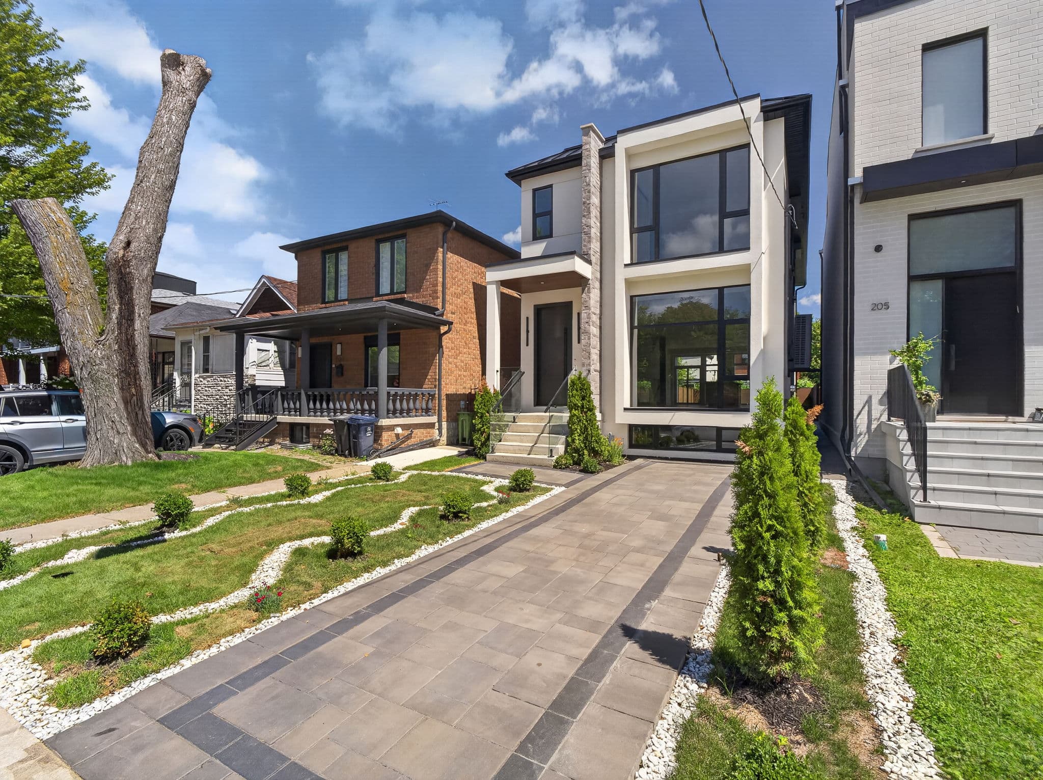 207 Robina Ave Toronto, ON M6C 3Y9
