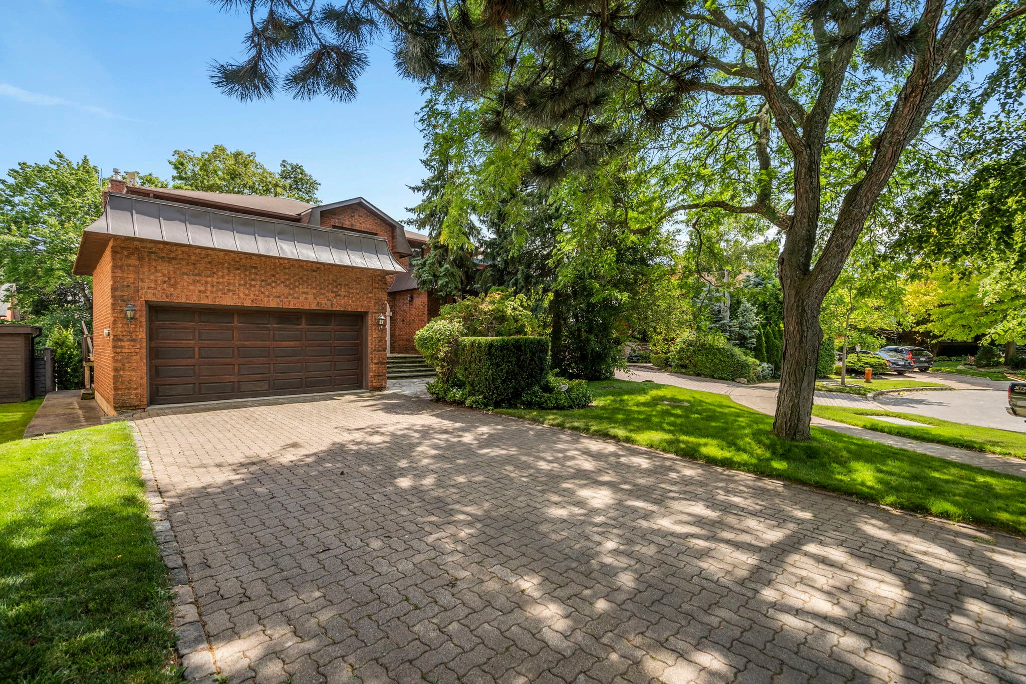 21 Brandy Ct Toronto, ON M3B 3L3