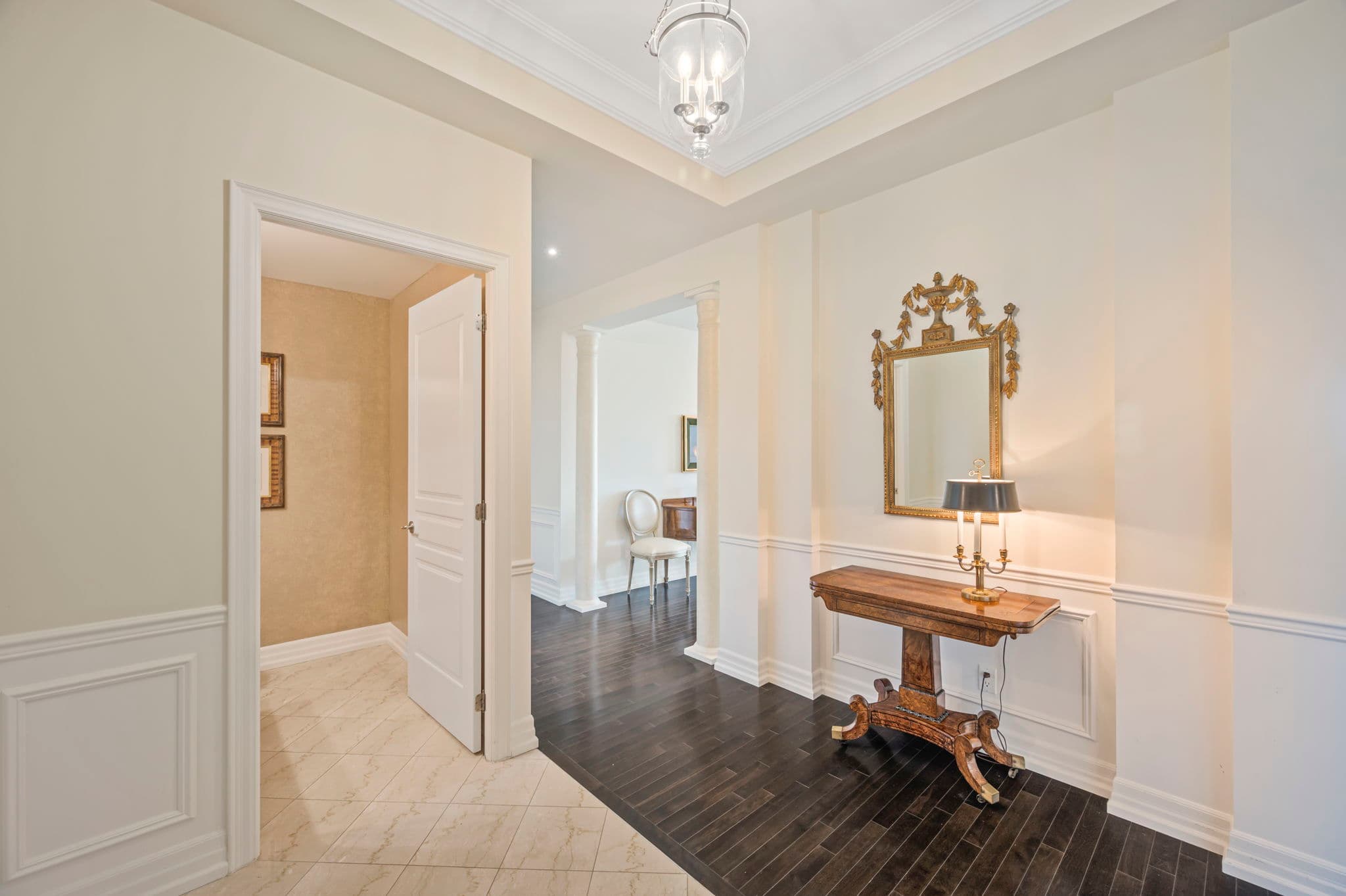 21 Burkebrook Pl Unit 407 Toronto, ON M4G 0A2