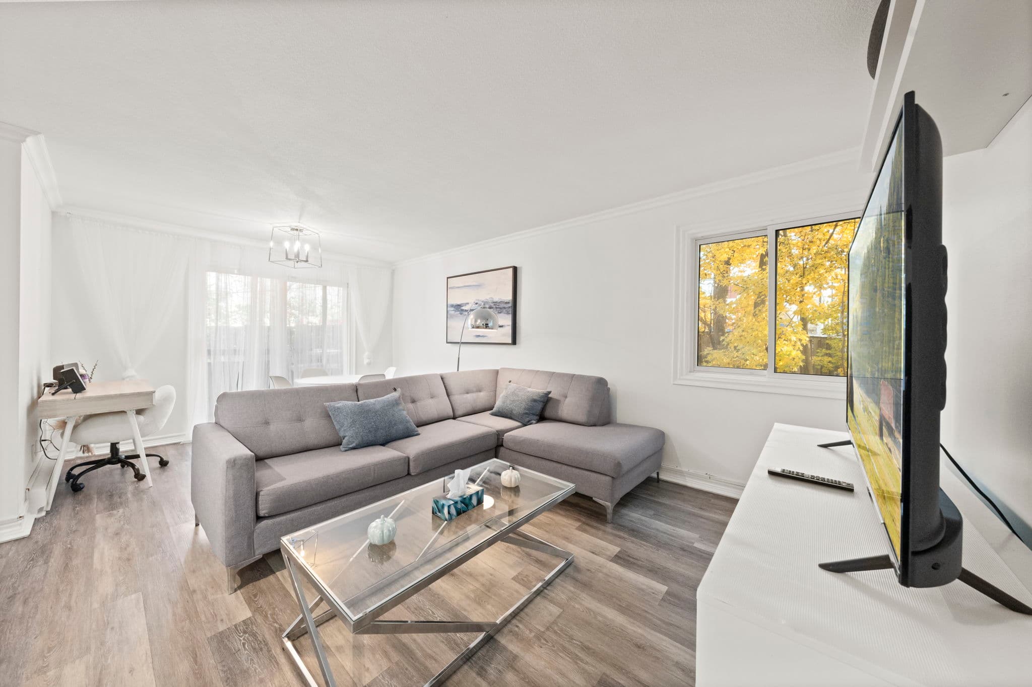 21 Elizabeth St S Richmond Hill, ON L4C 3V5
