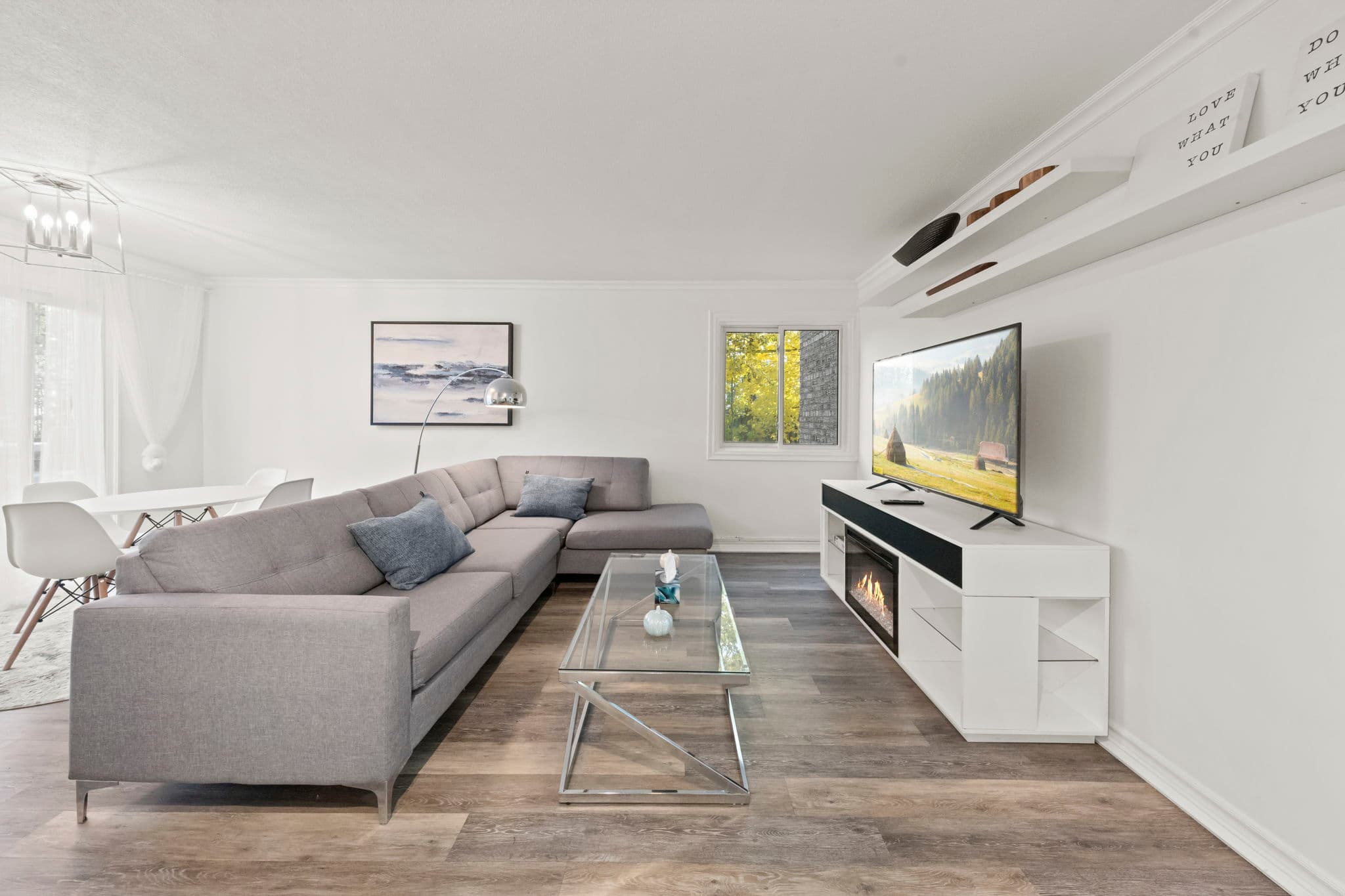 21 Elizabeth St S Richmond Hill, ON L4C 3V5