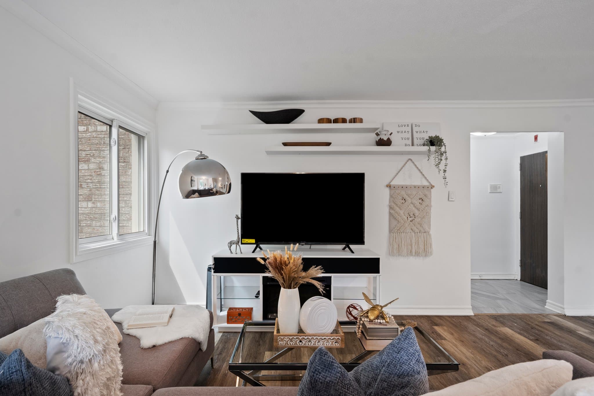 21 Elizabeth St S Unit 206 Richmond Hill, ON L4C 3V5