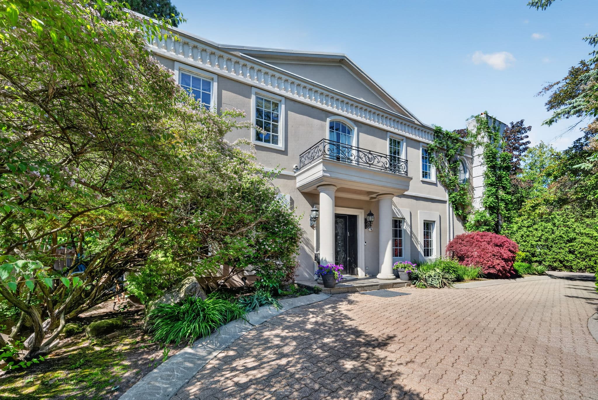21 Fifeshire Rd Toronto, ON M2L 2G4