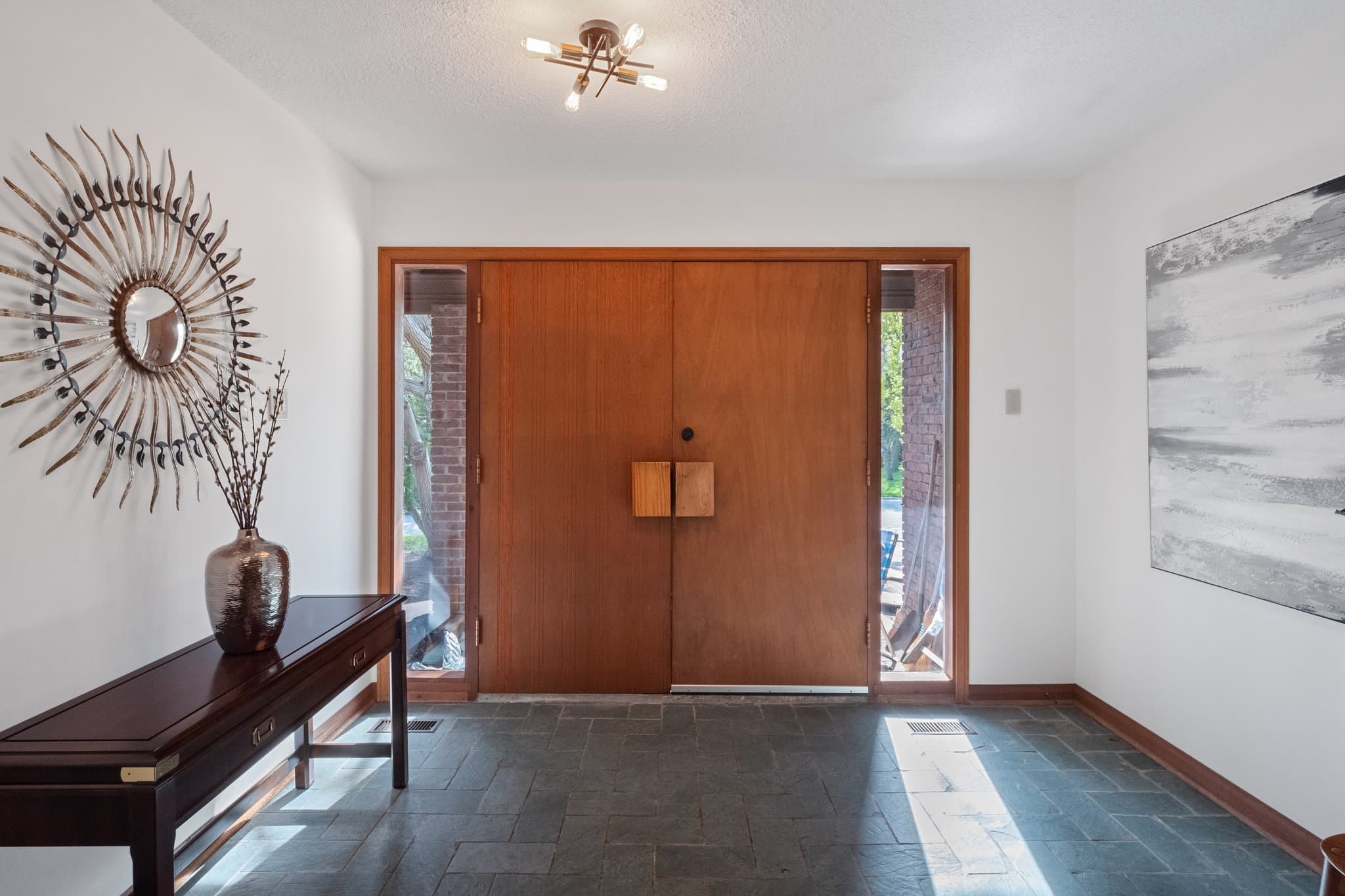 21 Forest Park Crescent Thornhill, ON L3T 2M5