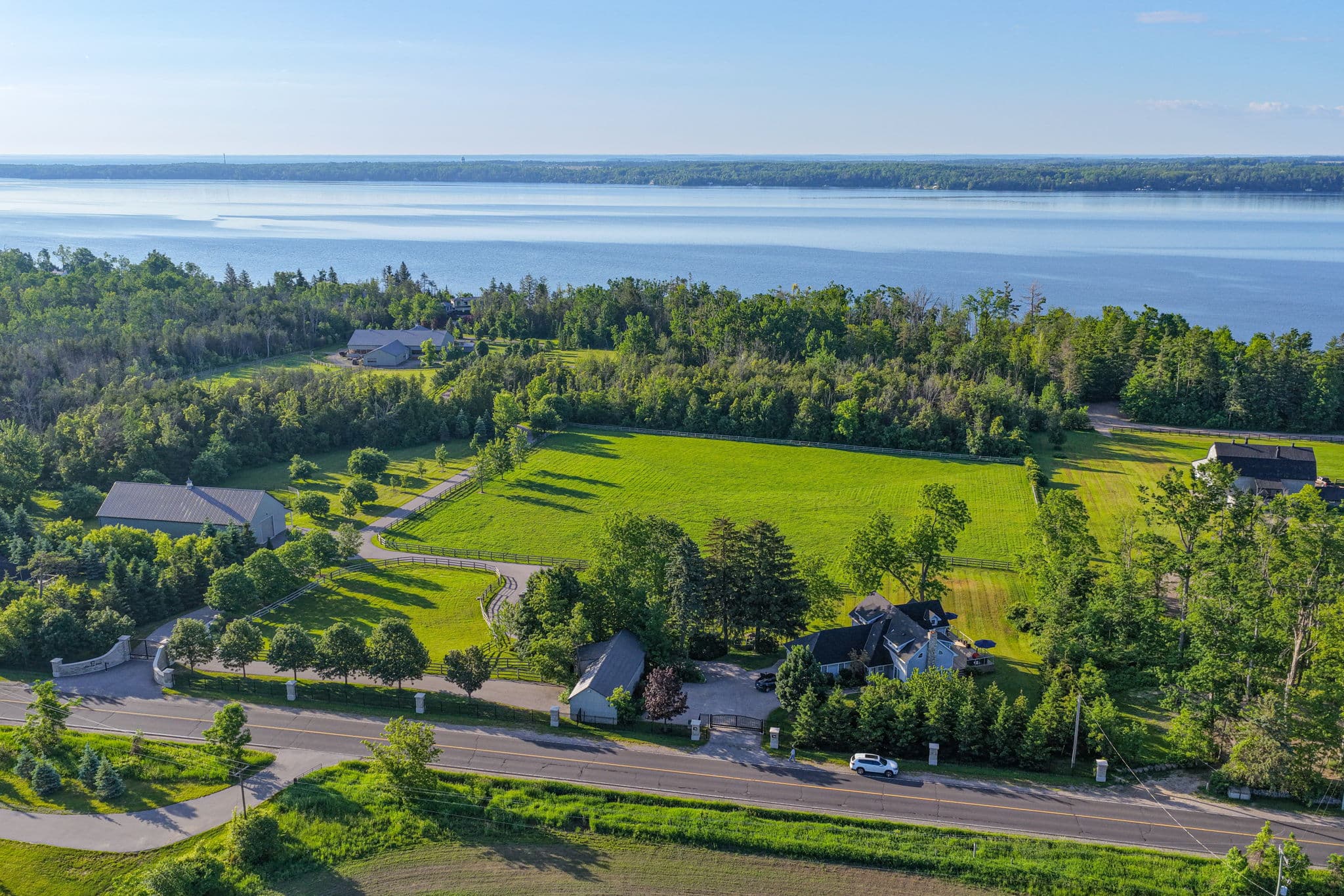 21 Pemberton Ln Shanty Bay, ON L0L 2L0
