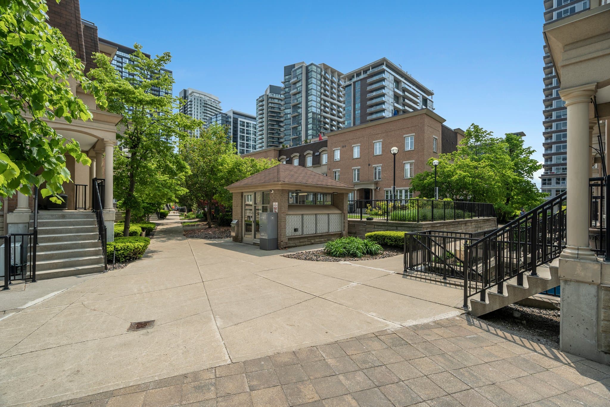 21 Pirandello St Unit 1222 Toronto, ON M6K 3R7