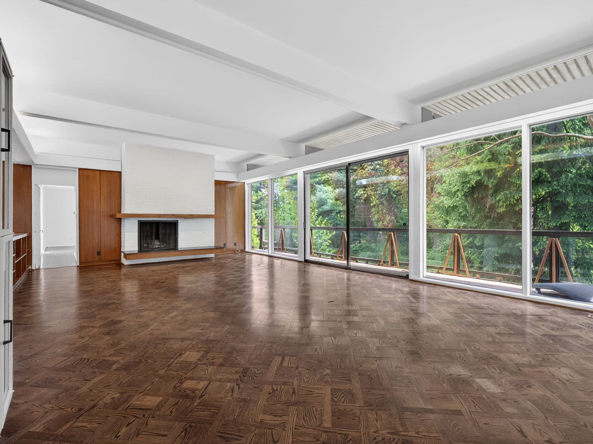 21 Tudor Gate Toronto, ON M2L 1N3