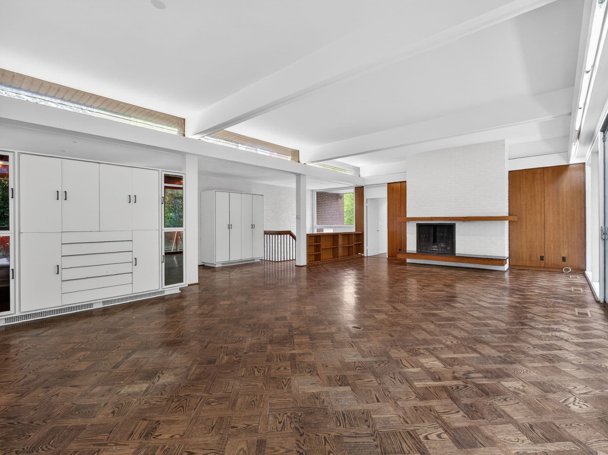 21 Tudor Gate Toronto, ON M2L 1N3