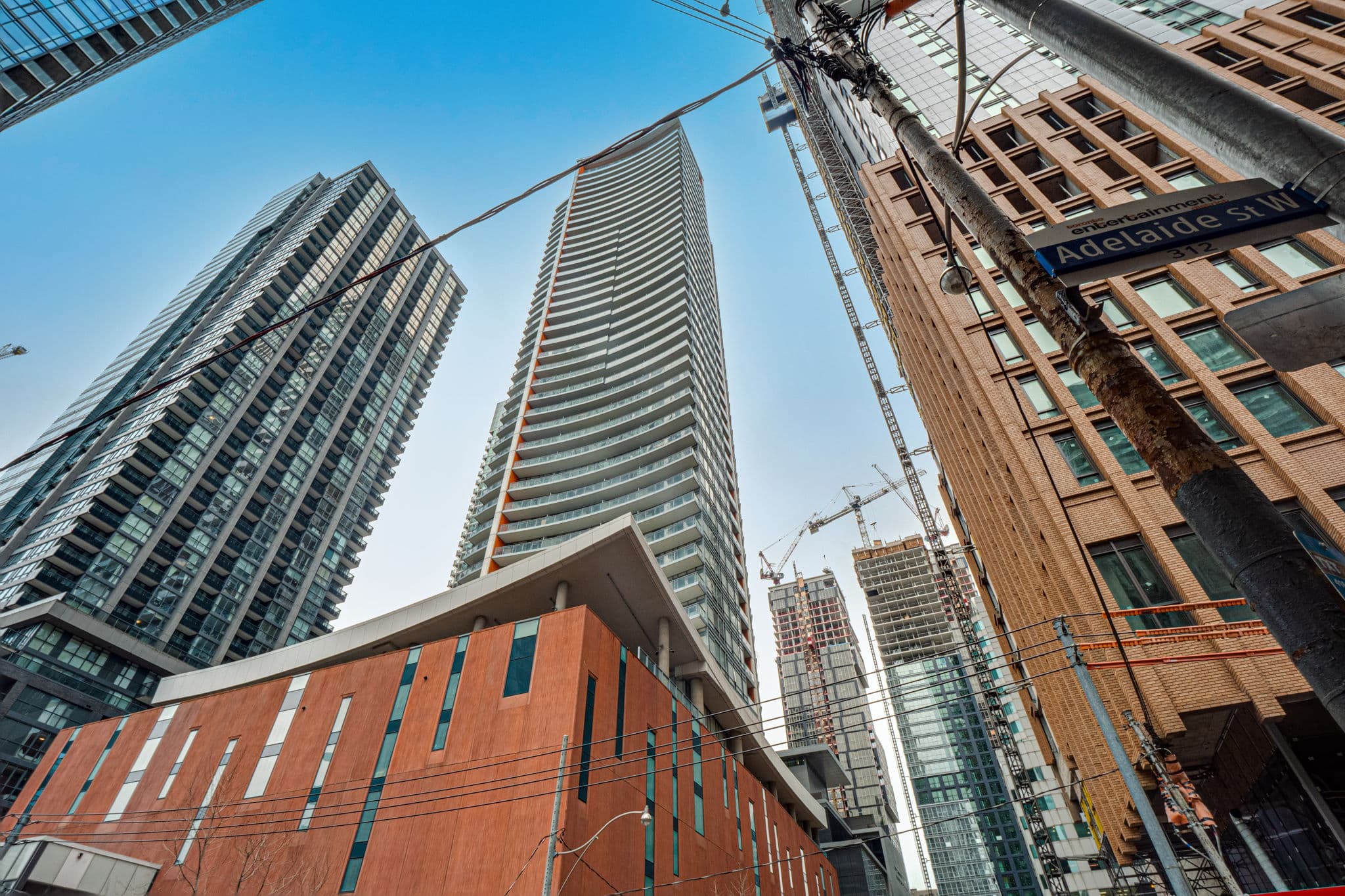 21 Widmer St 1602 Toronto, ON M5V 0B8