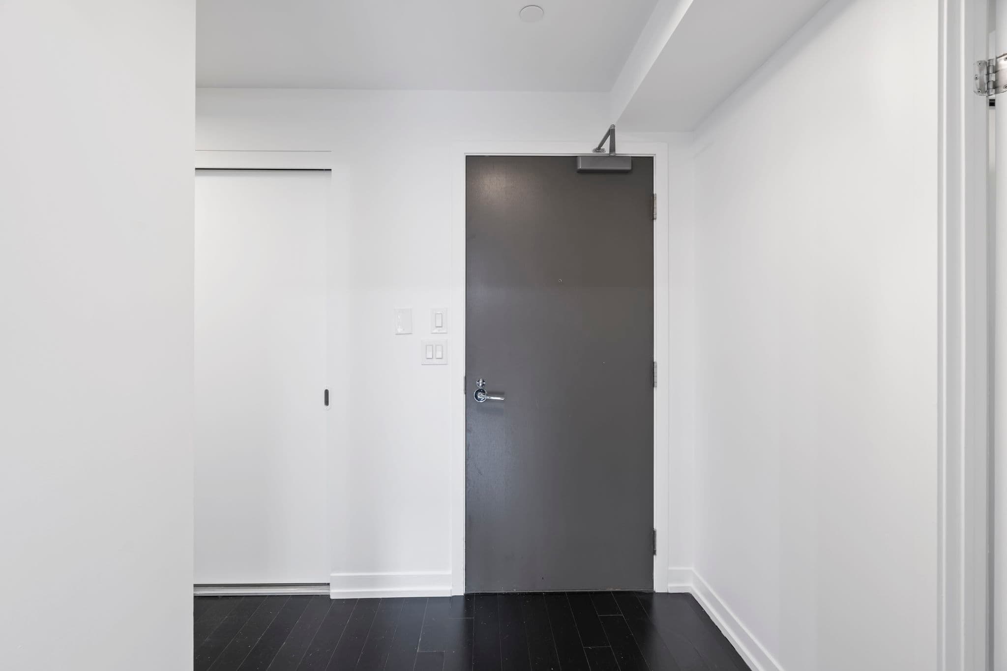 21 Widmer St Unit 621 Toronto, ON M5V 0B8
