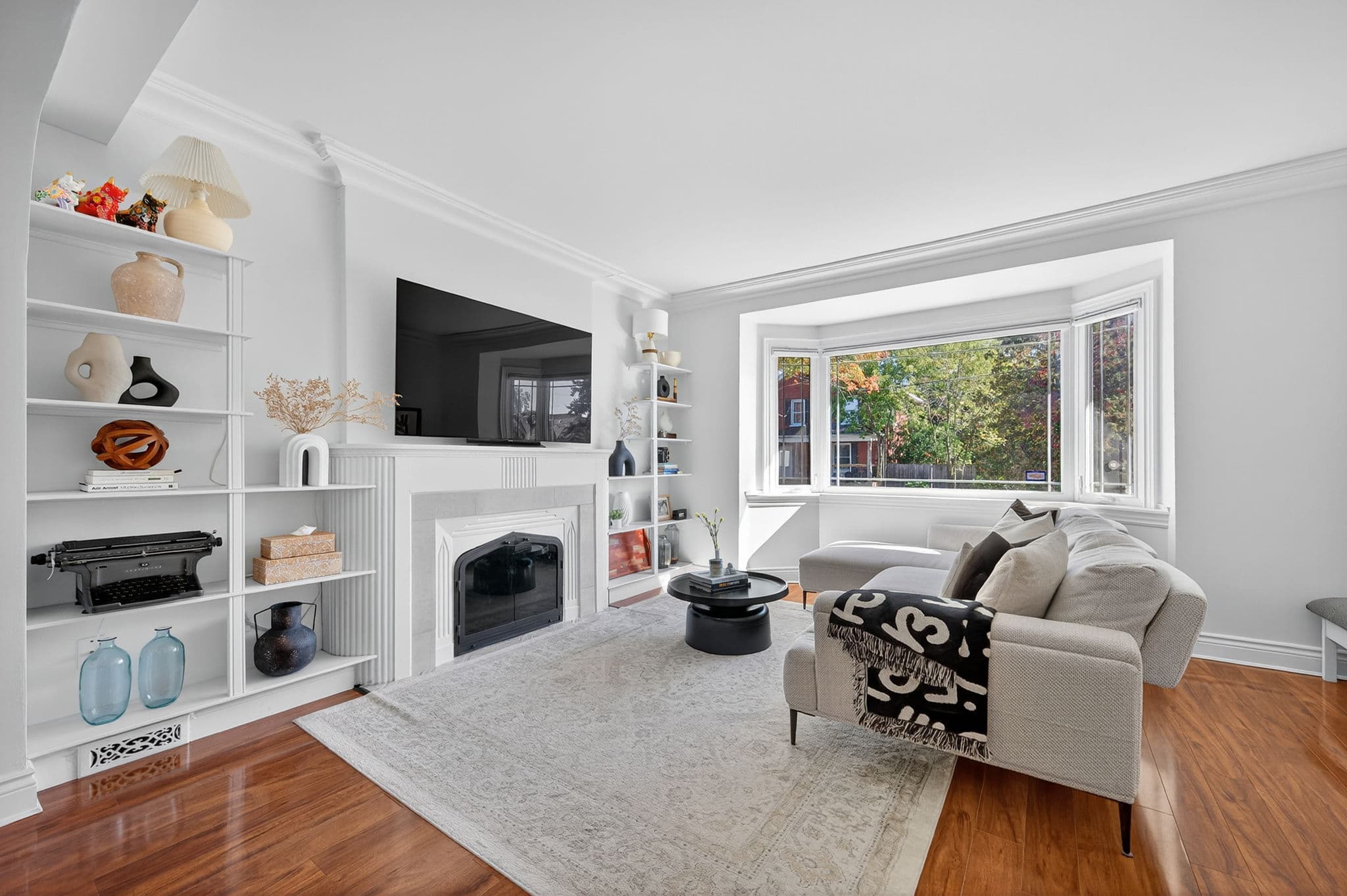 210 Kendal Ave Oshawa, ON L1G 5B5