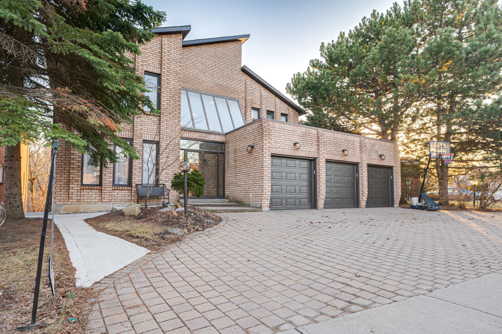 211 Franklin Ave Vaughan, ON L4J 7L4