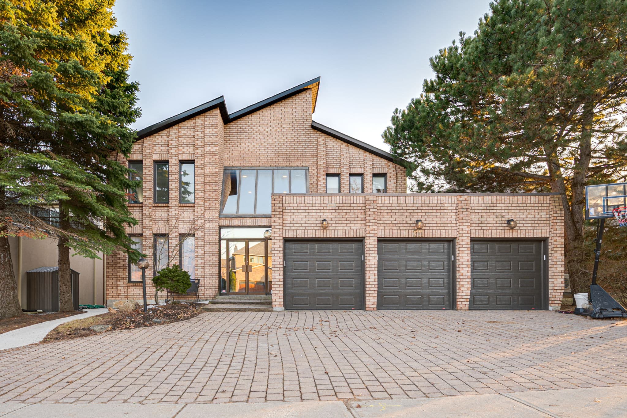 211 Franklin Ave Vaughan, ON L4J 7L4