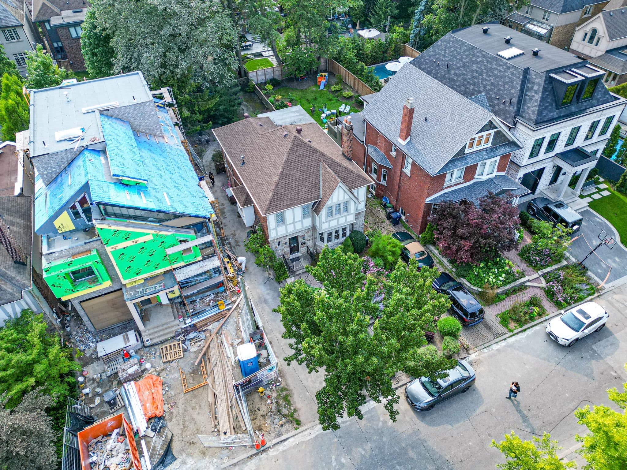 212 Glenayr Rd Toronto, ON M5P 3C3