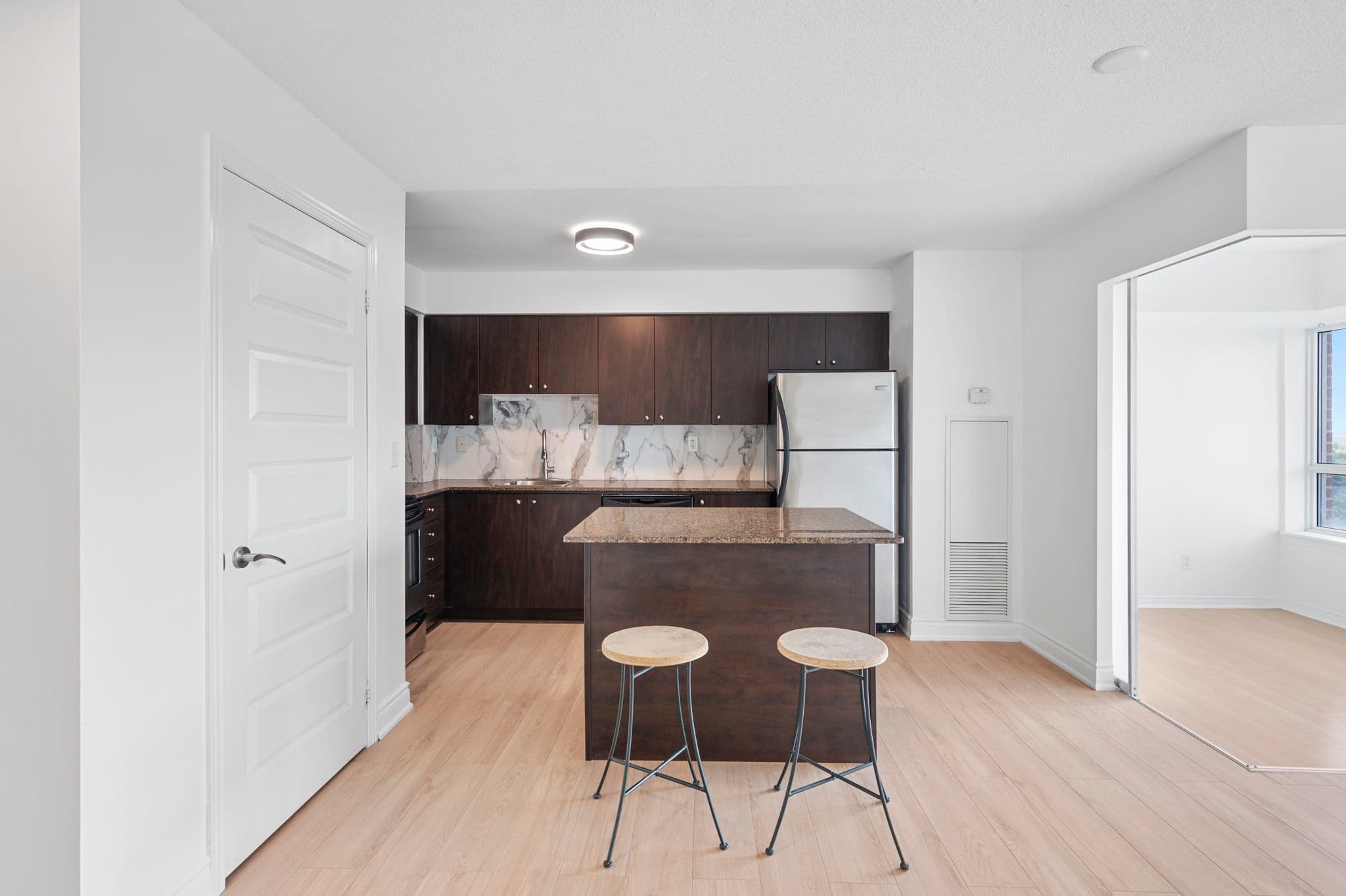 215 Queen St E Brampton, ON L6W 0A9
